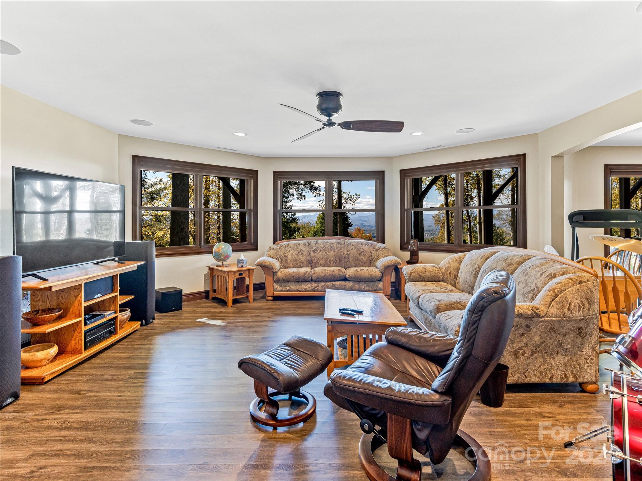 Rambling Hills - Residential
