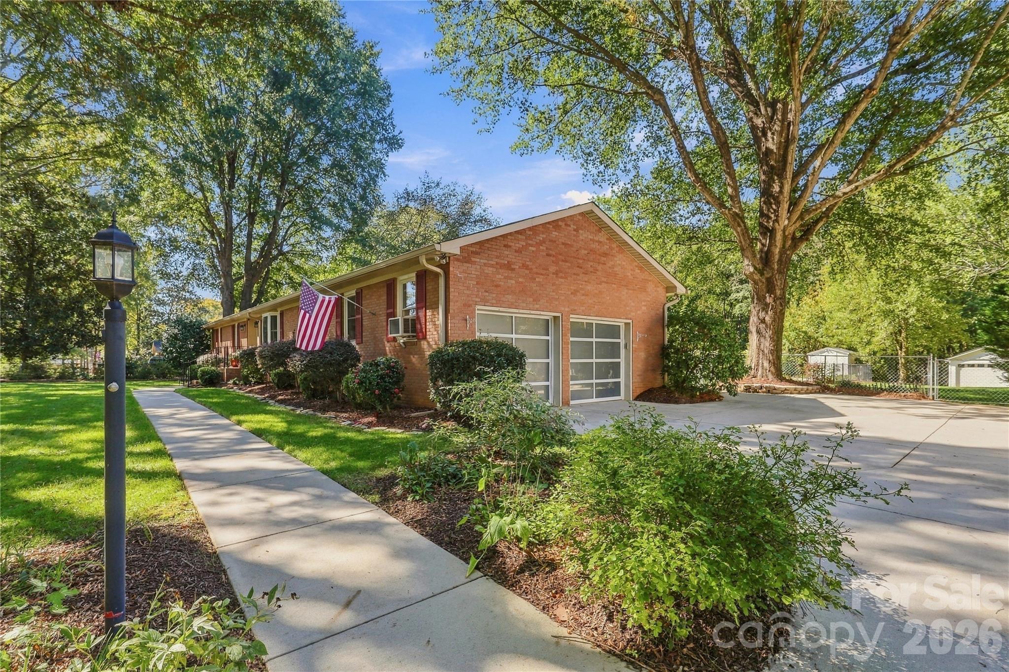 122 Keowee Circle
