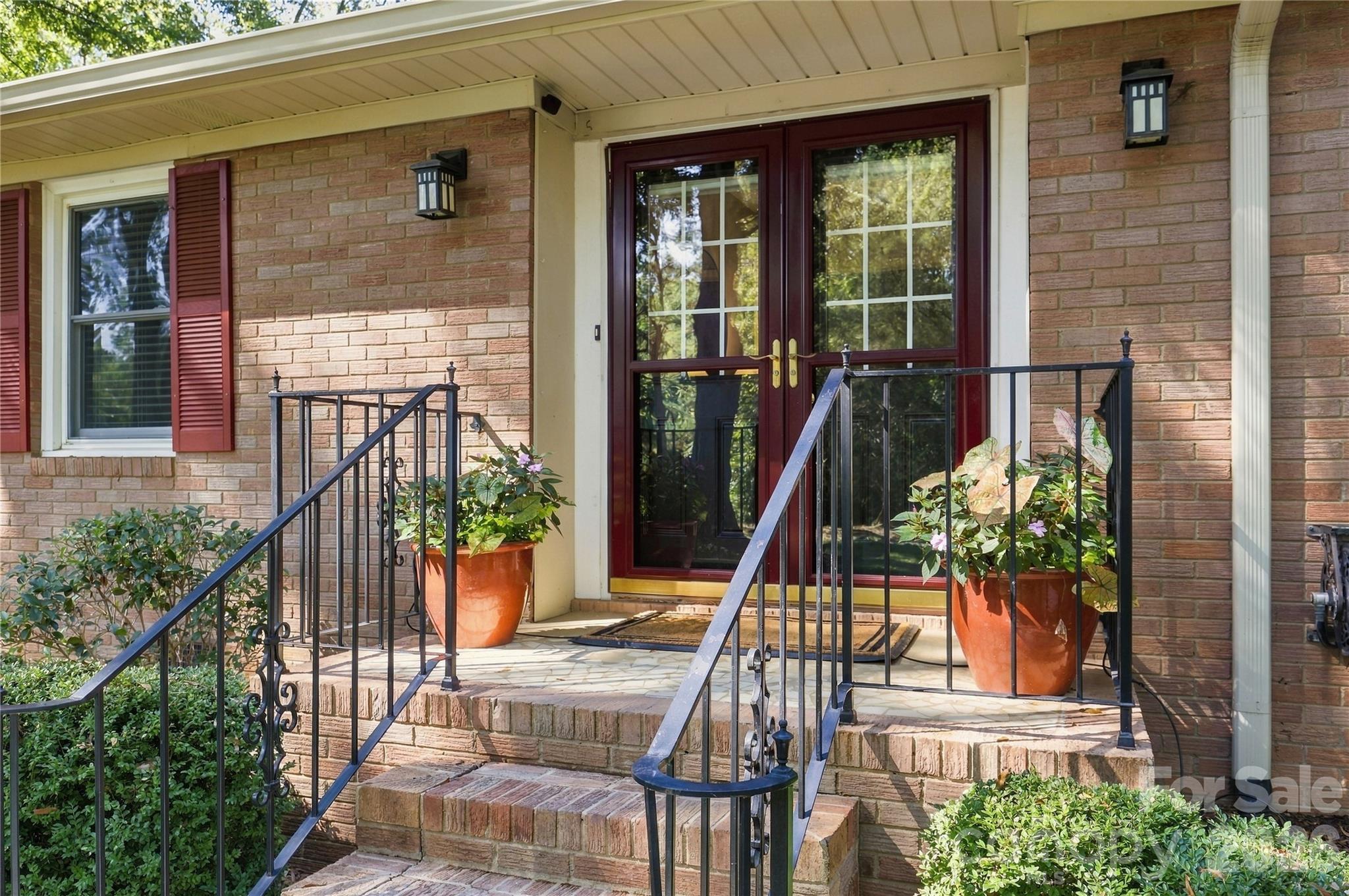122 Keowee Circle
