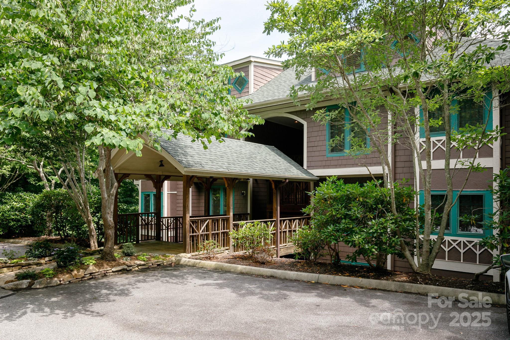 222 Creekside Way D-301