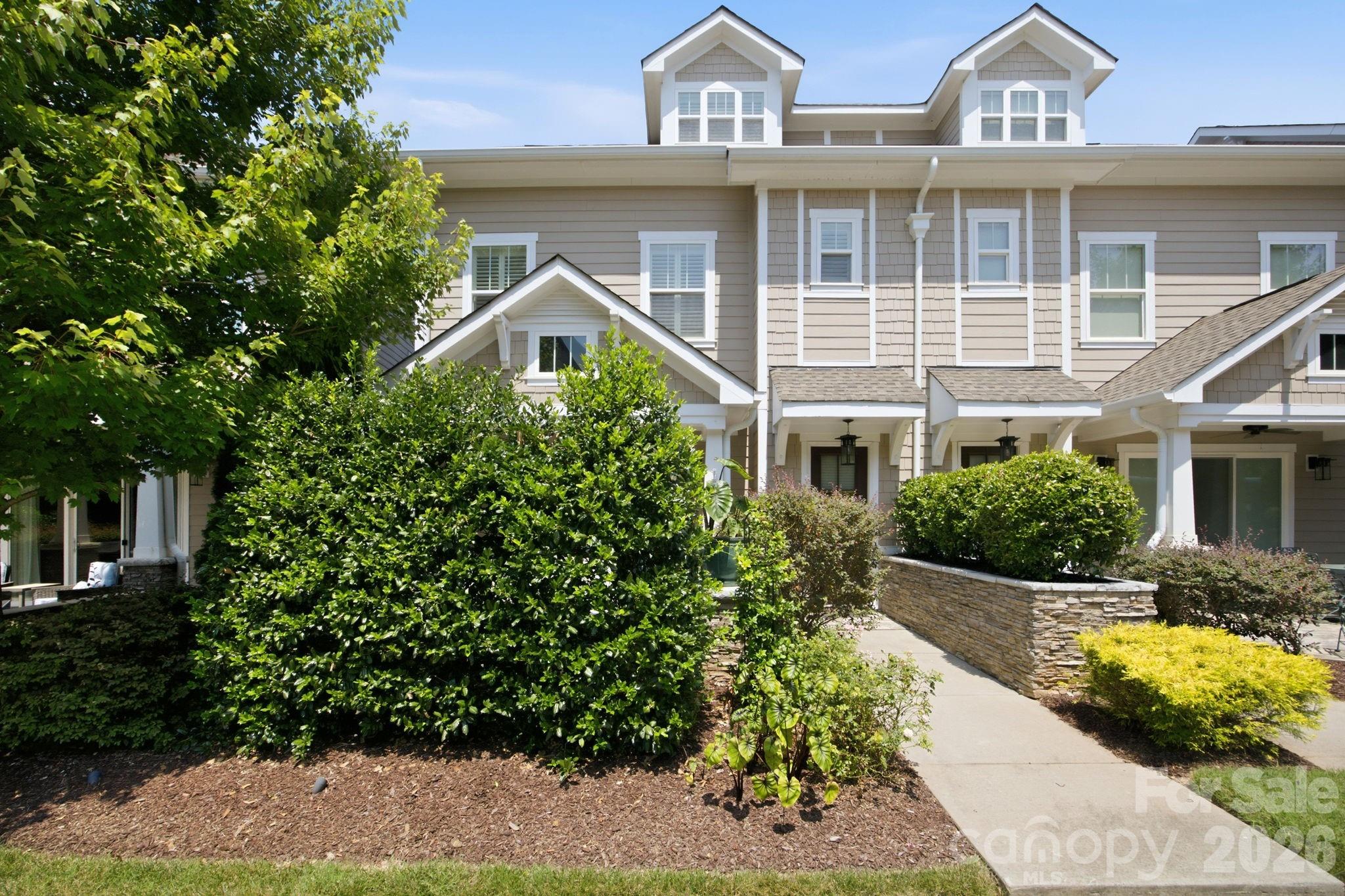 744 Amalfi Drive