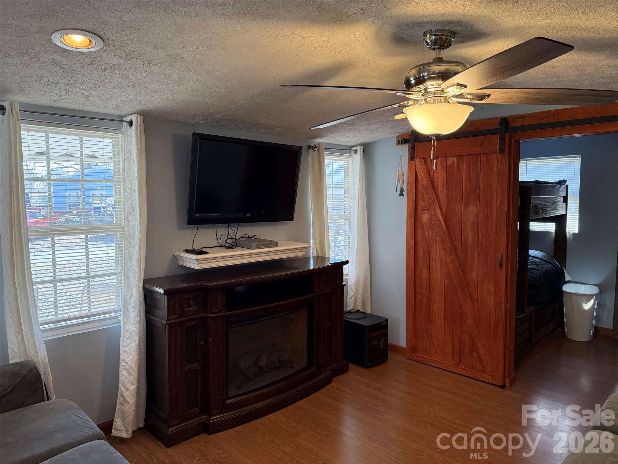 Twin Harbor - Residential