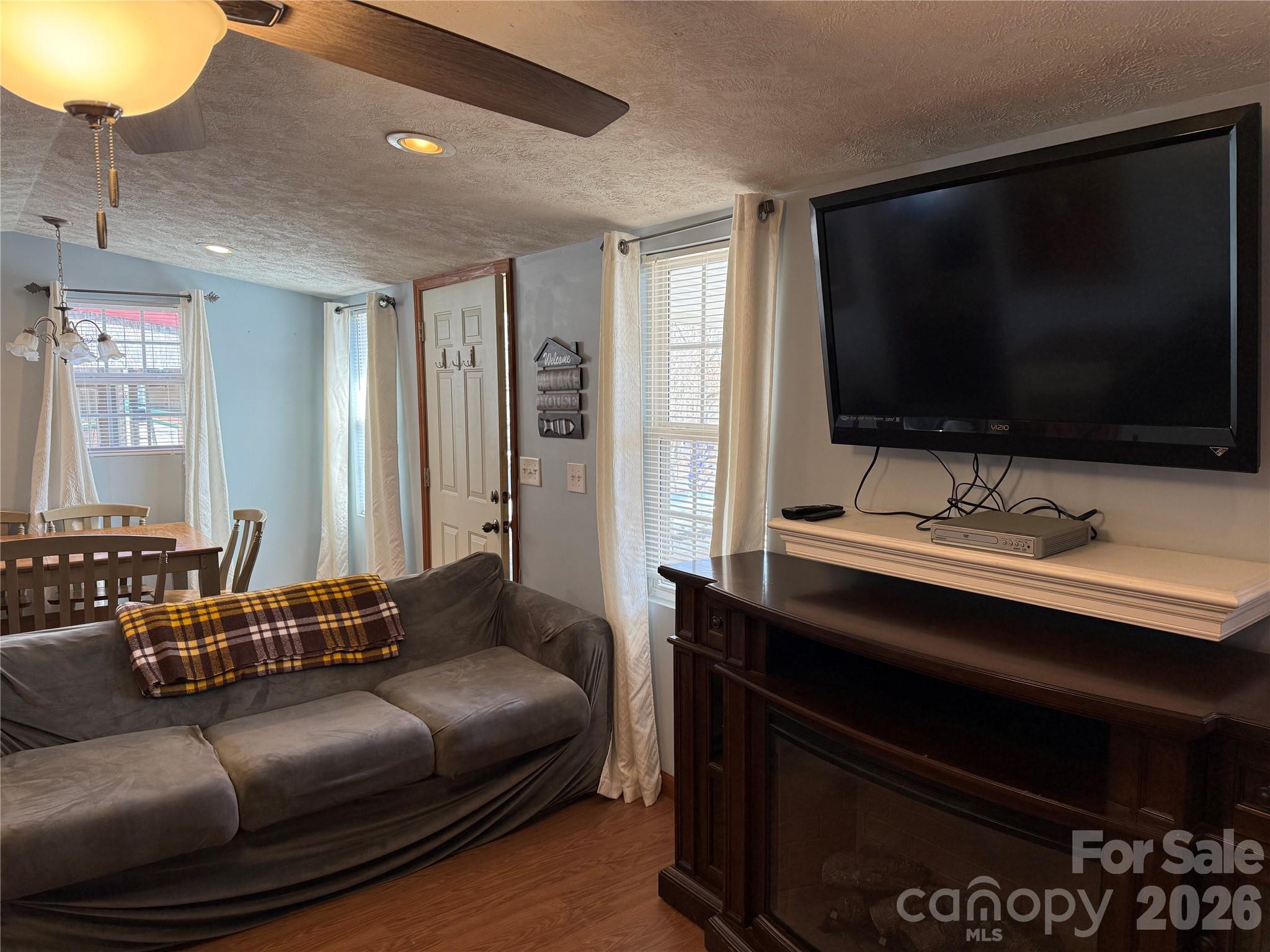 Twin Harbor - Residential