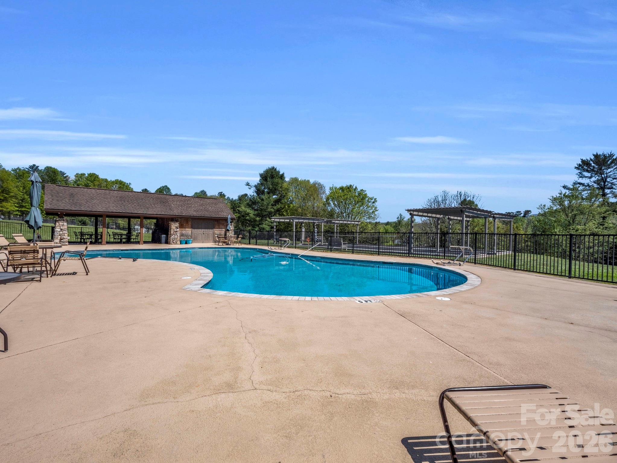 Cummings Cove - Land