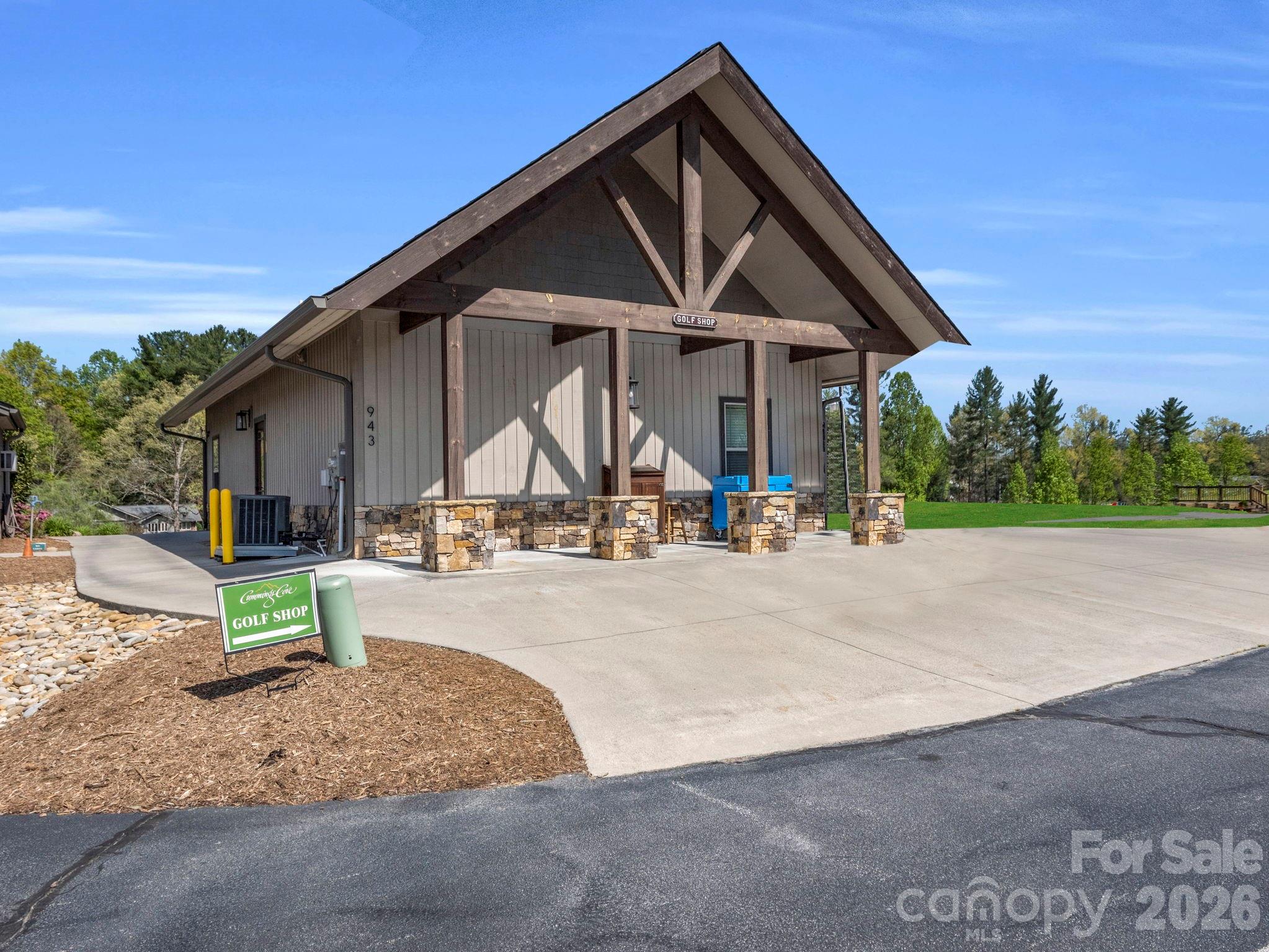 Cummings Cove - Land