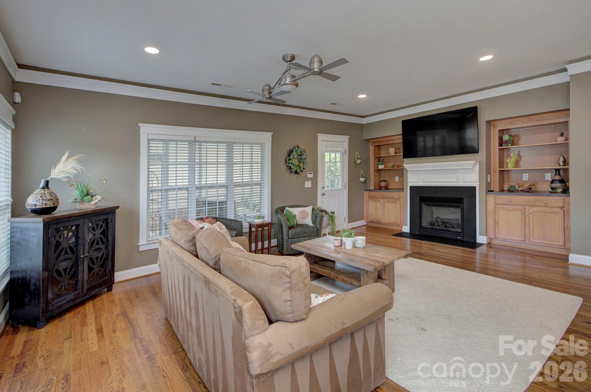 903 White Point Drive