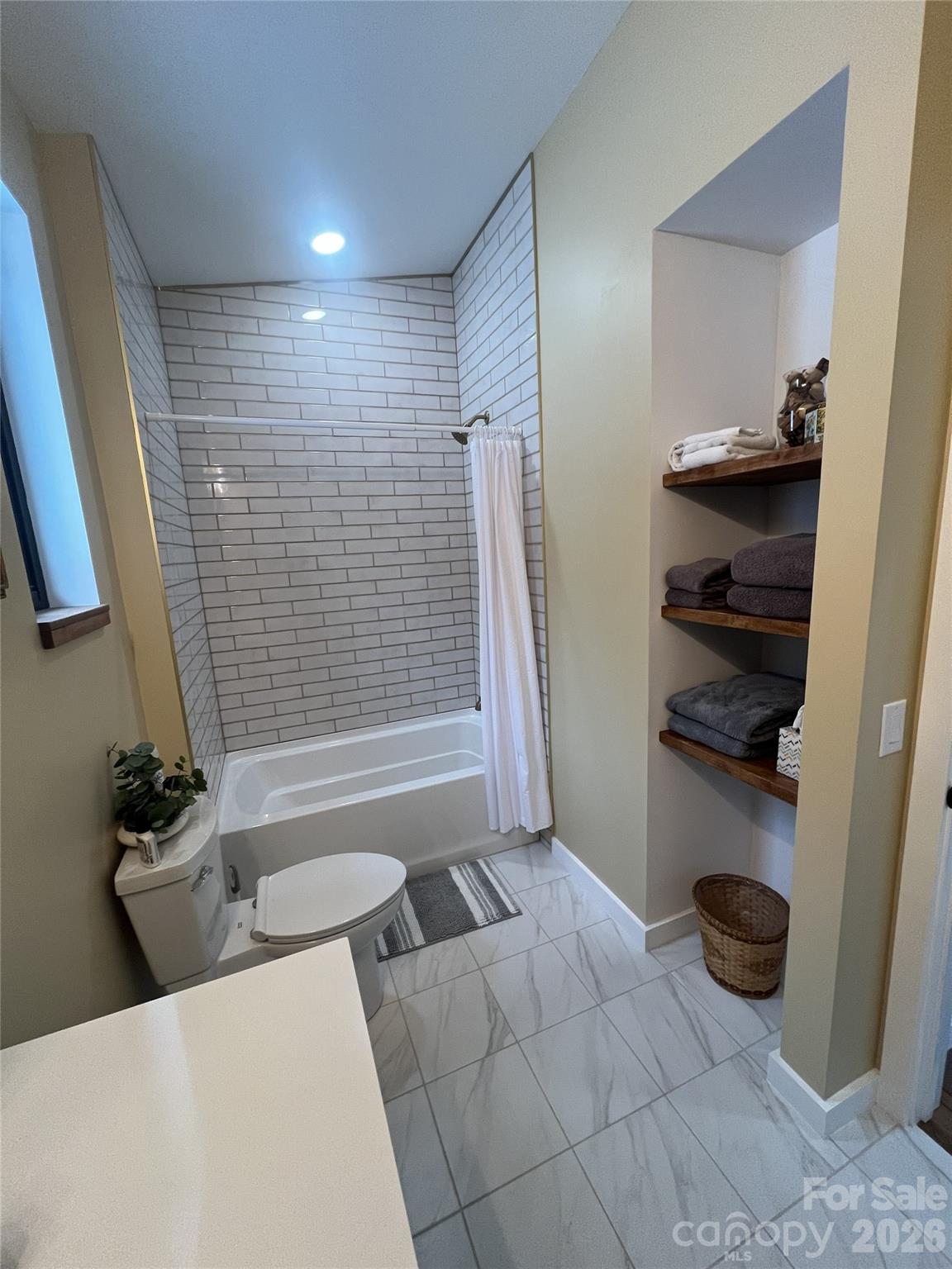 Fontana View - Residential