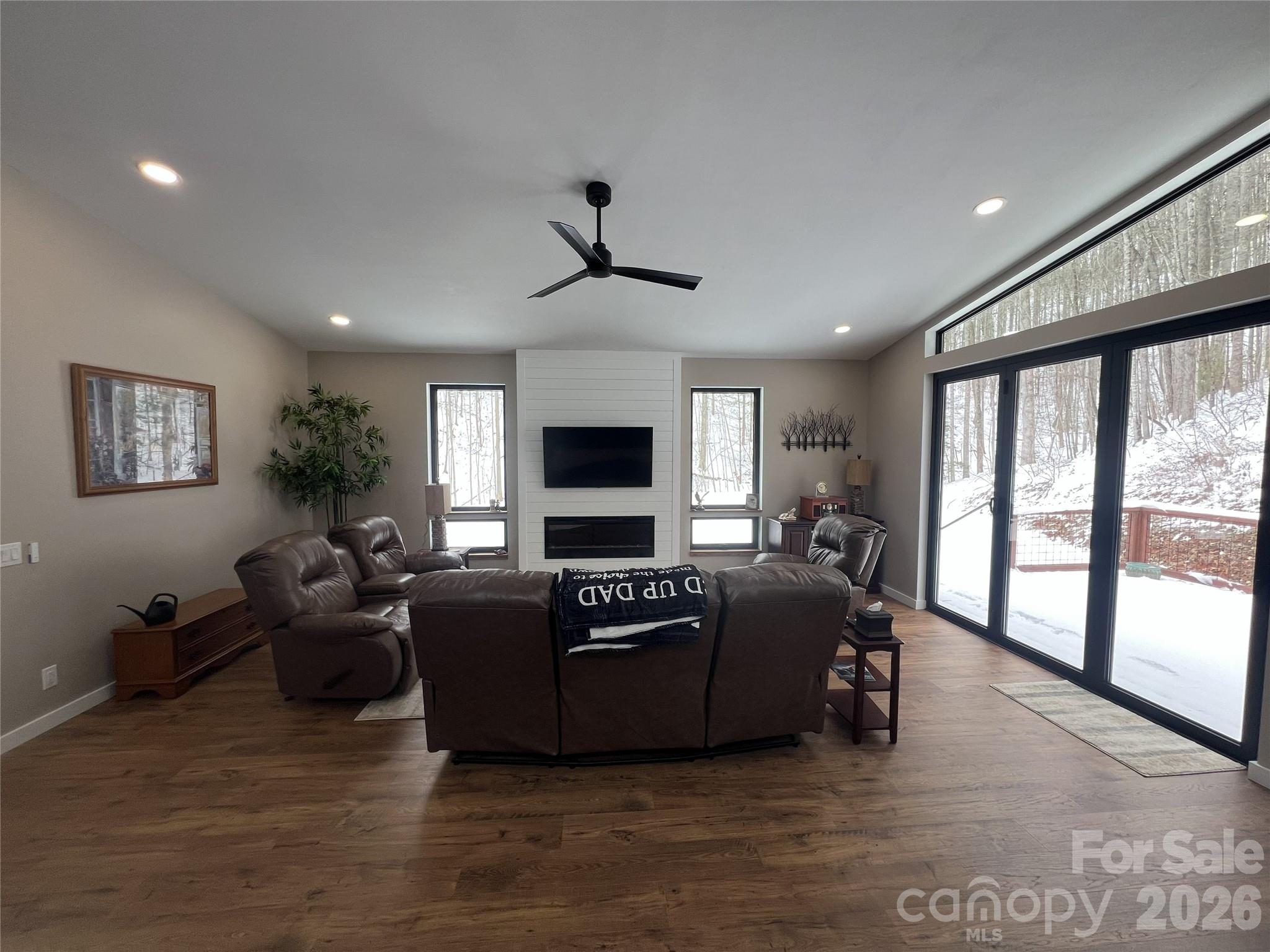 Fontana View - Residential