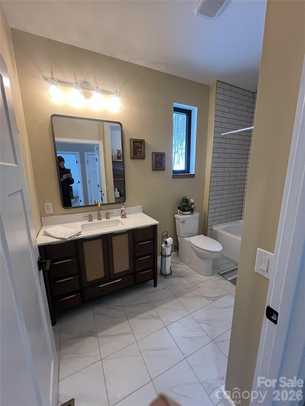 Fontana View - Residential