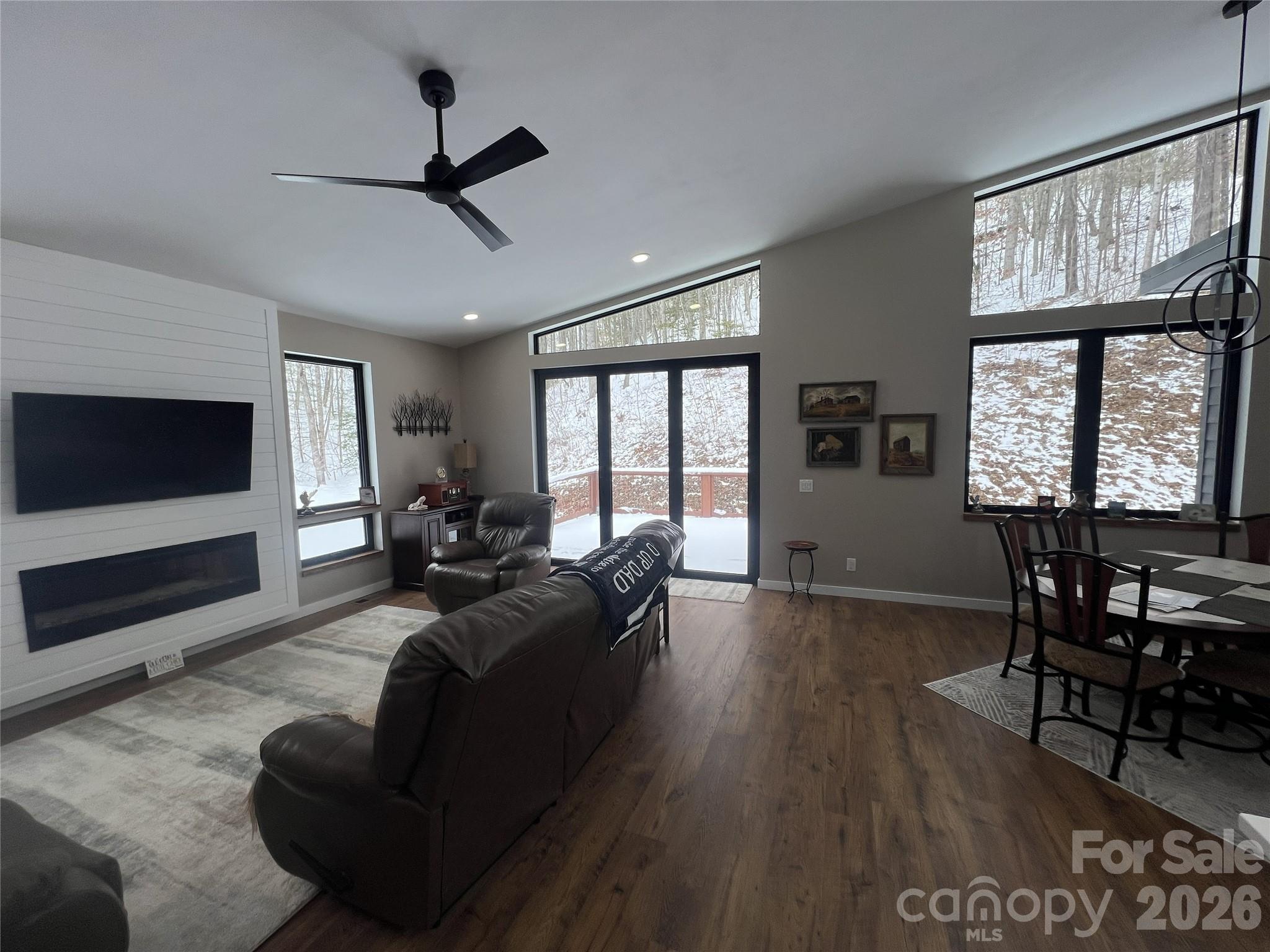 Fontana View - Residential