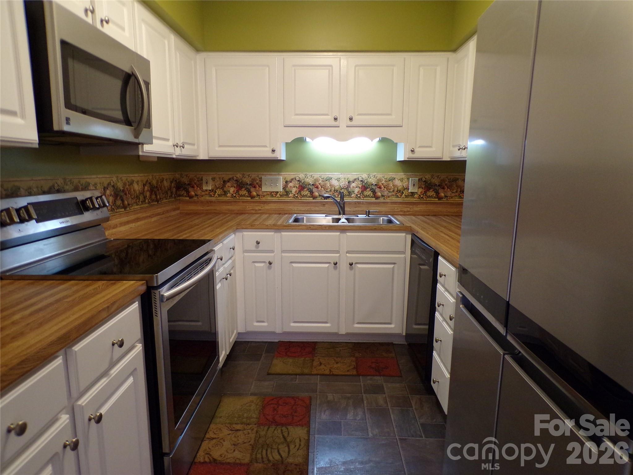 Colony Square - Residential