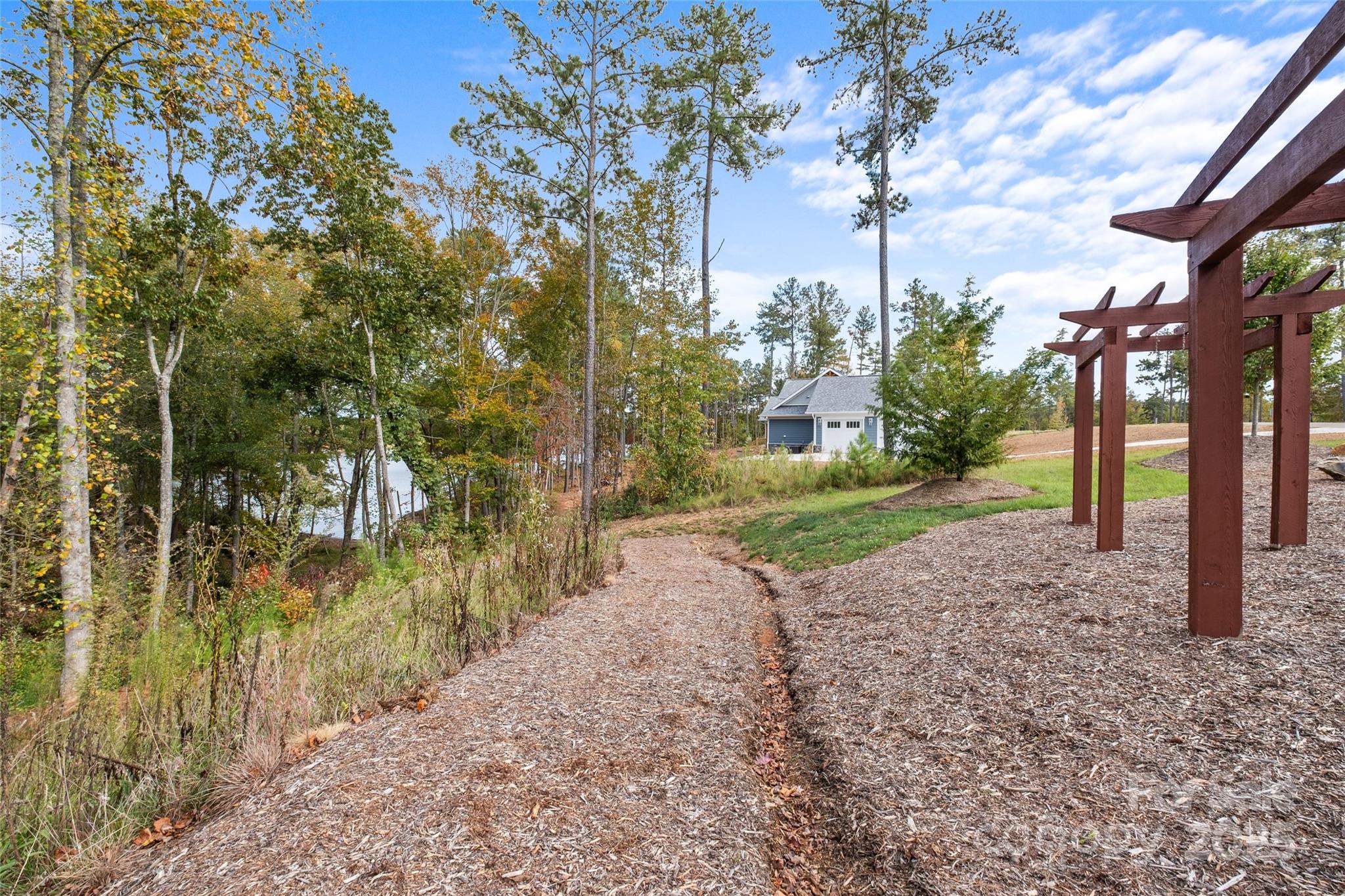 The Waterfront Club - Land