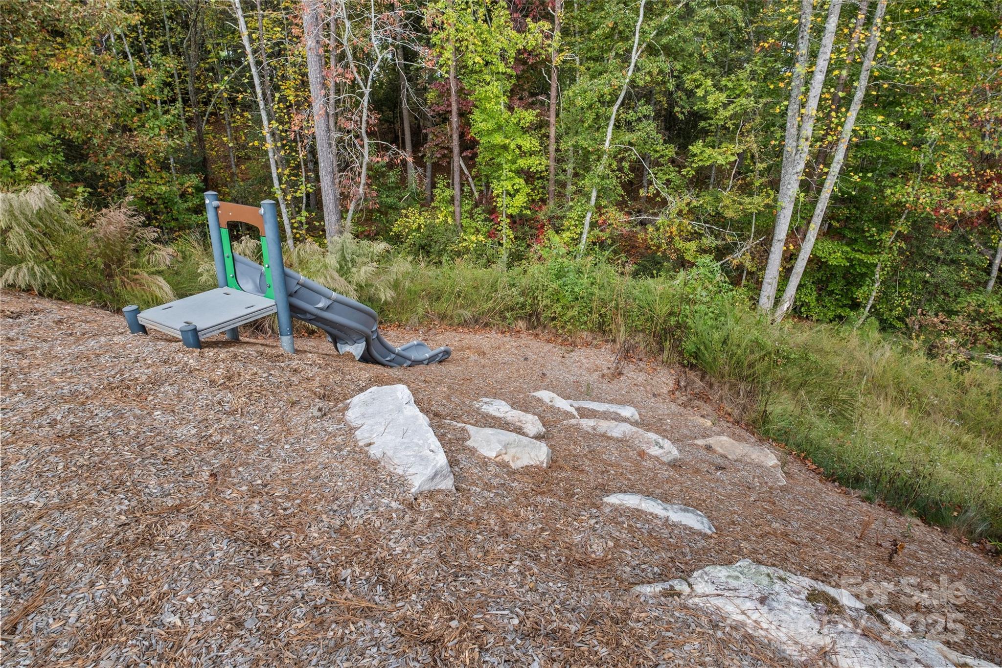 The Waterfront Club - Land