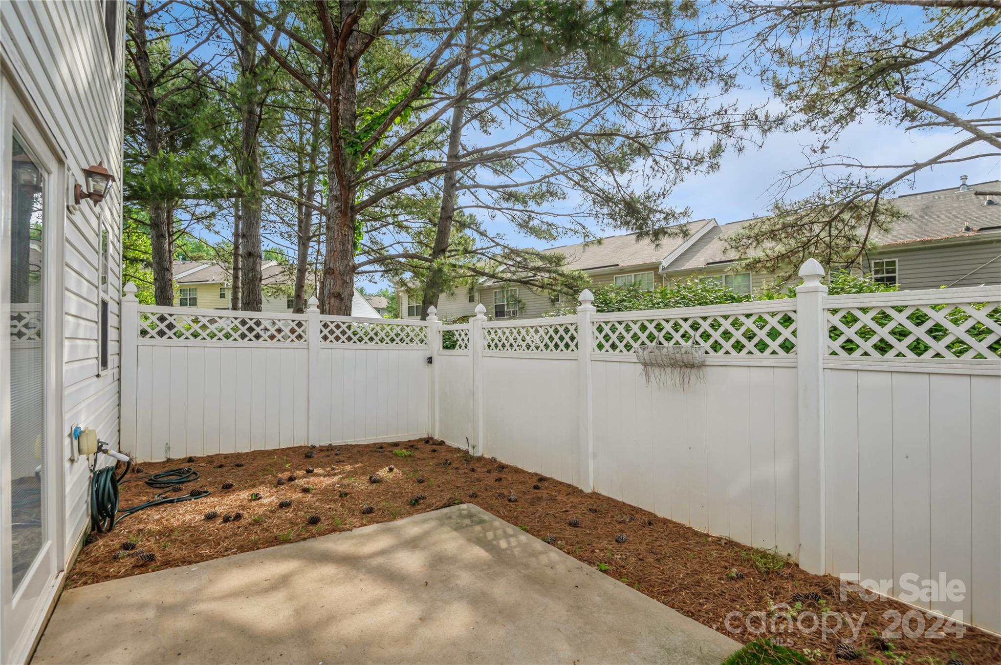 The Townes at River Crossing - Residential