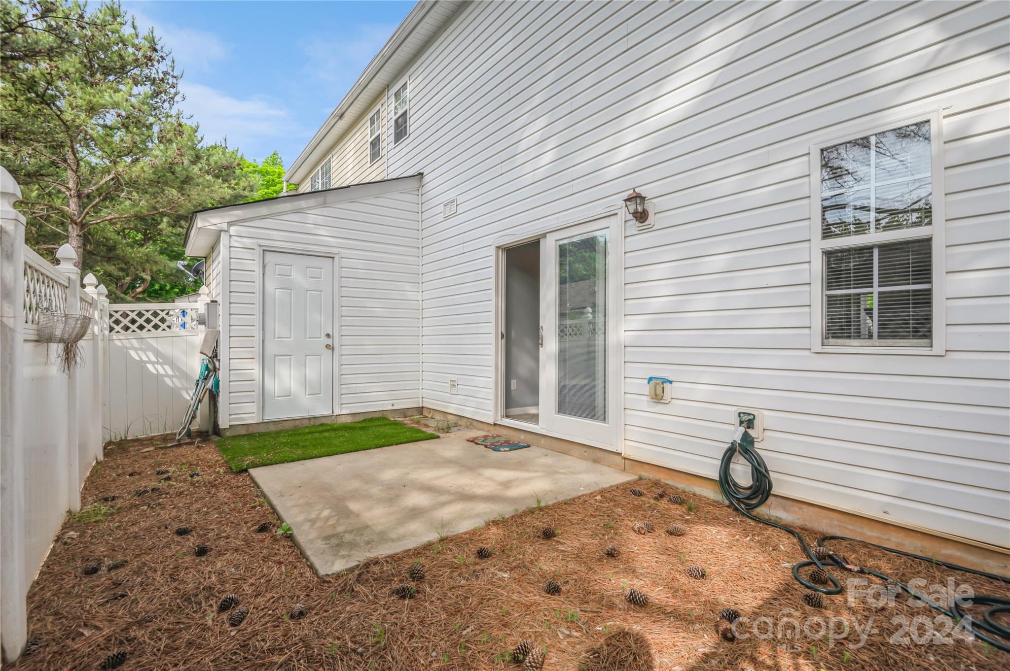 The Townes at River Crossing - Residential