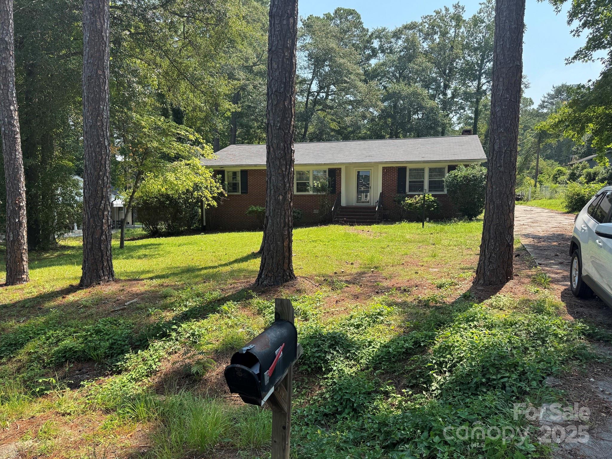 802 Roberdel Road