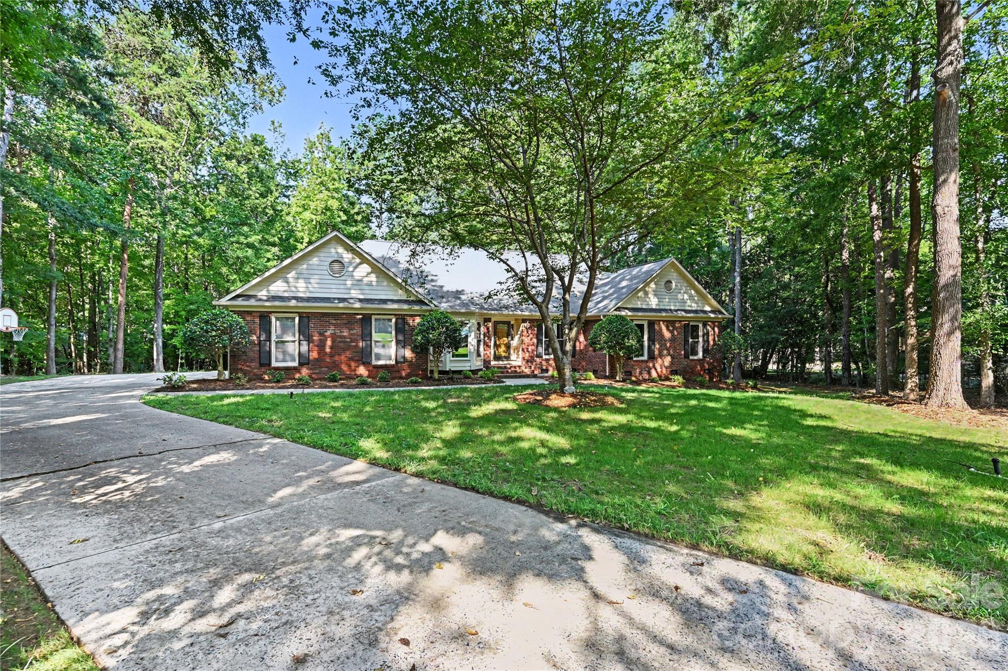 14905 Wyndham Oaks Drive