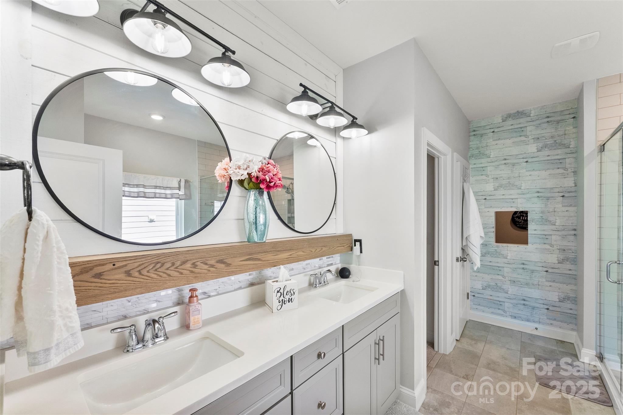 Robinson Oaks - Residential