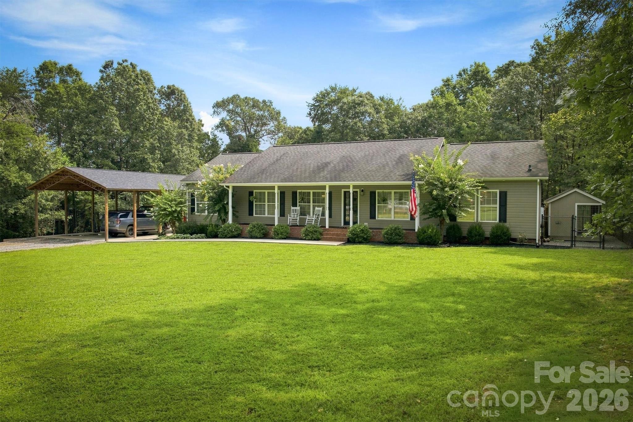 349 N Woodleaf Road