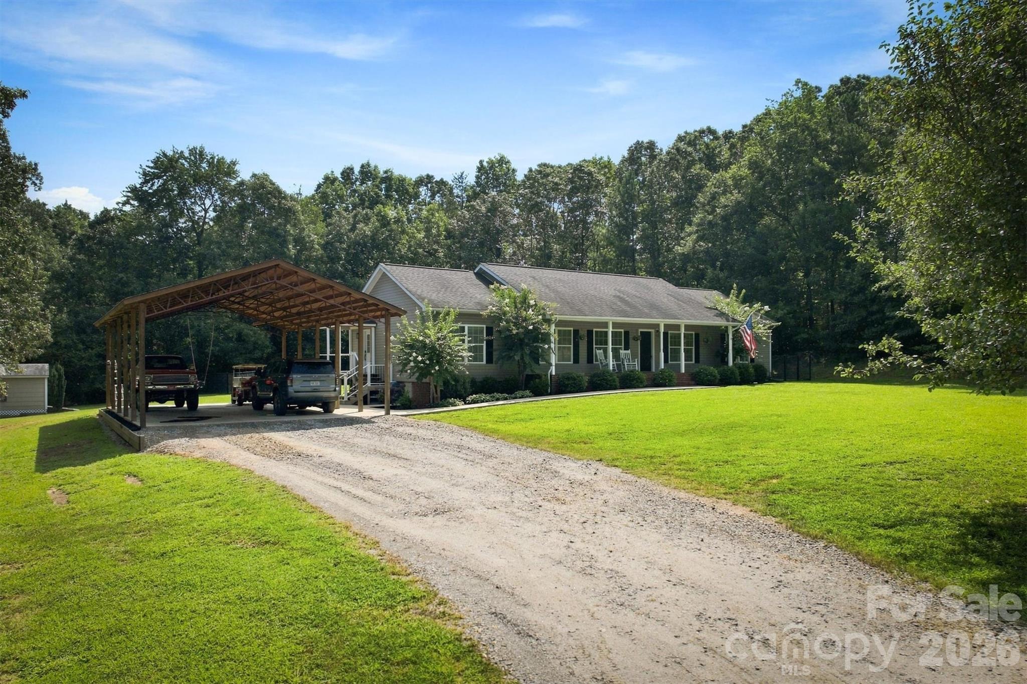 349 N Woodleaf Road