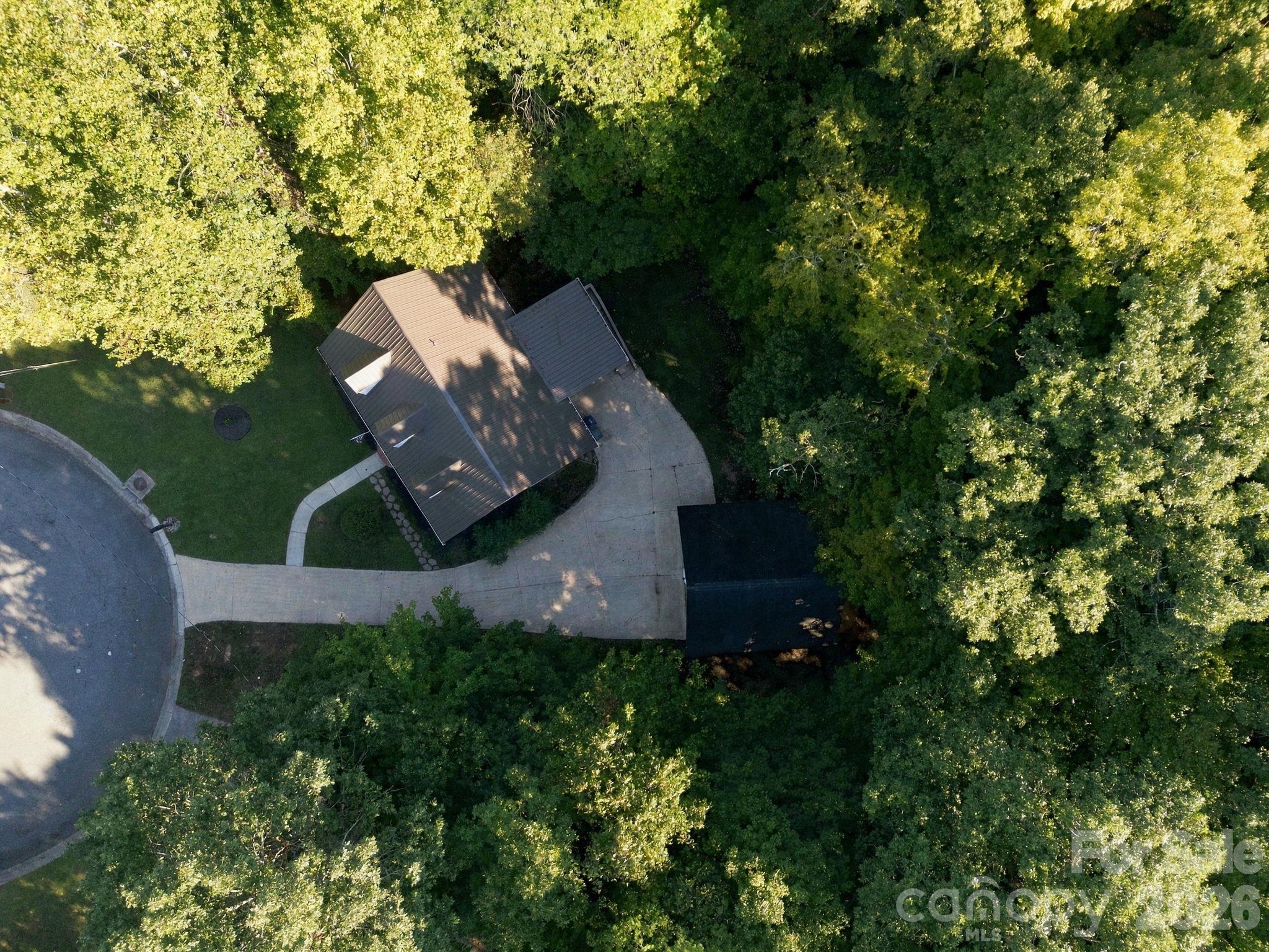 205 Colonial Avenue