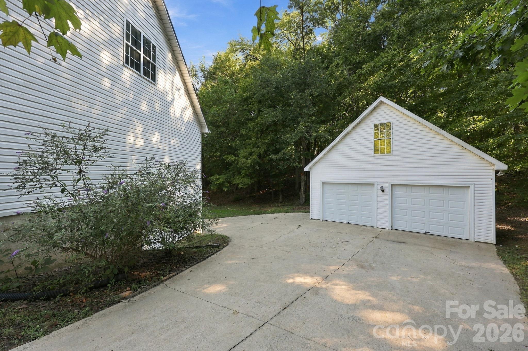 205 Colonial Avenue