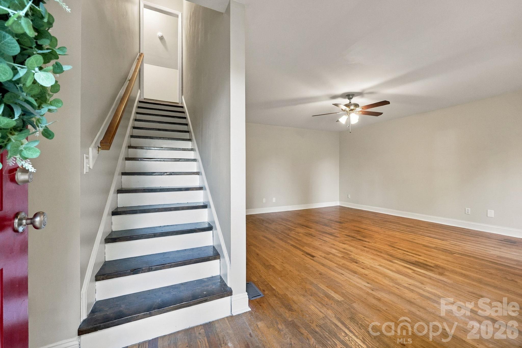 205 Colonial Avenue