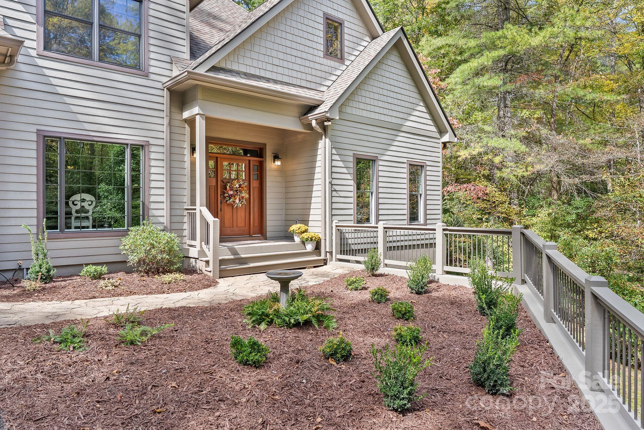 605 Salola Lane