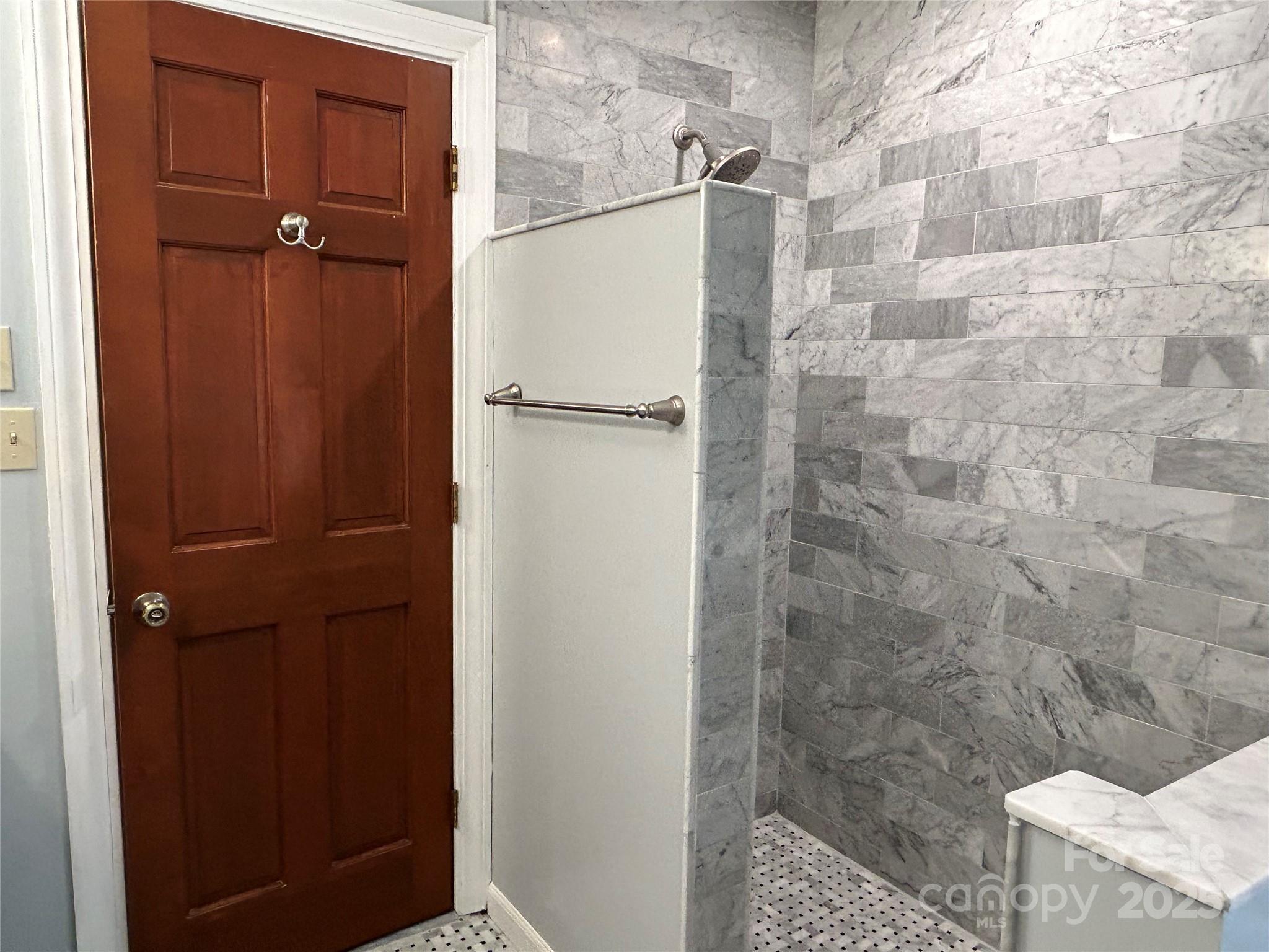 Point Largo - Residential