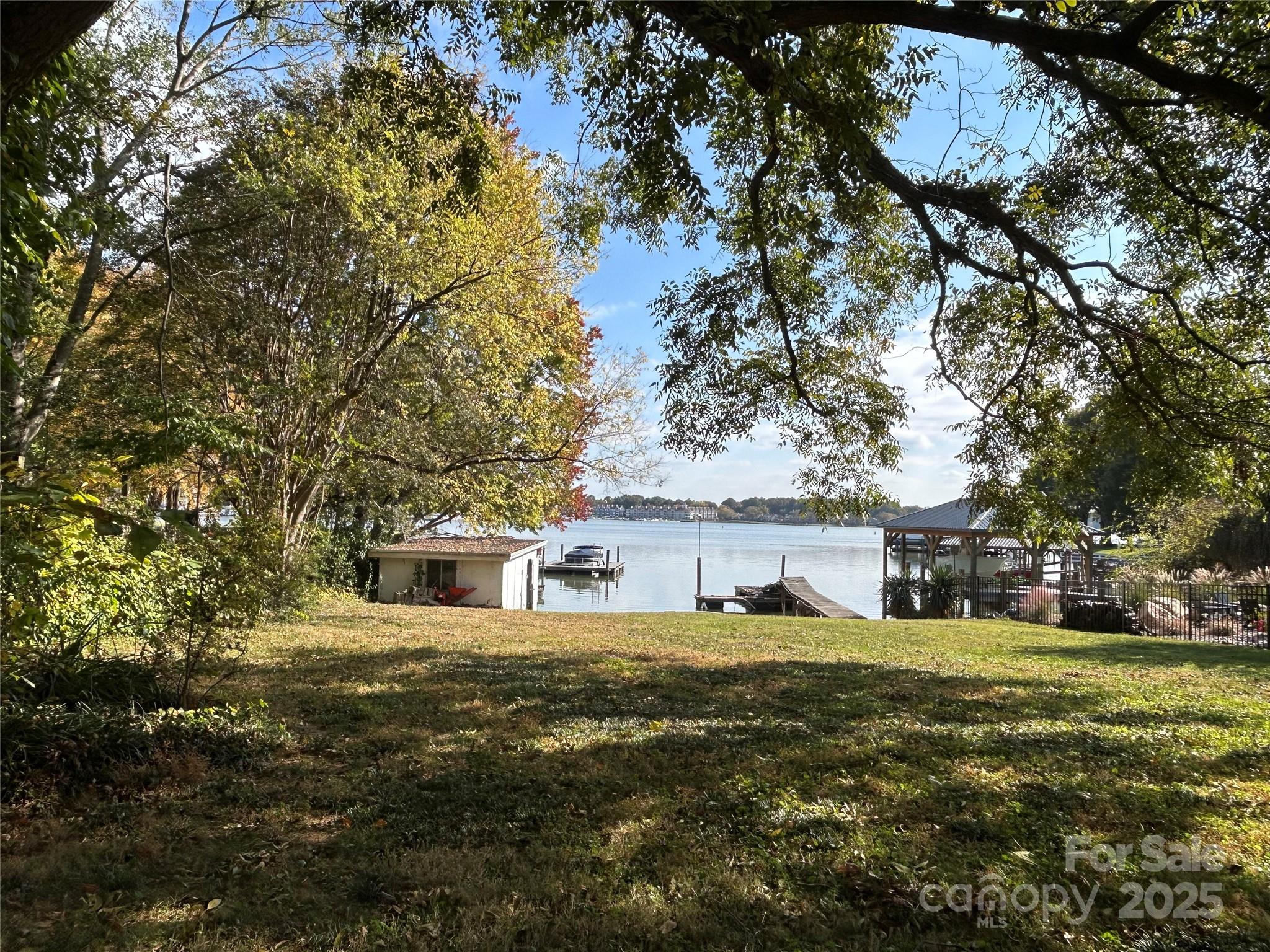 Point Largo - Residential