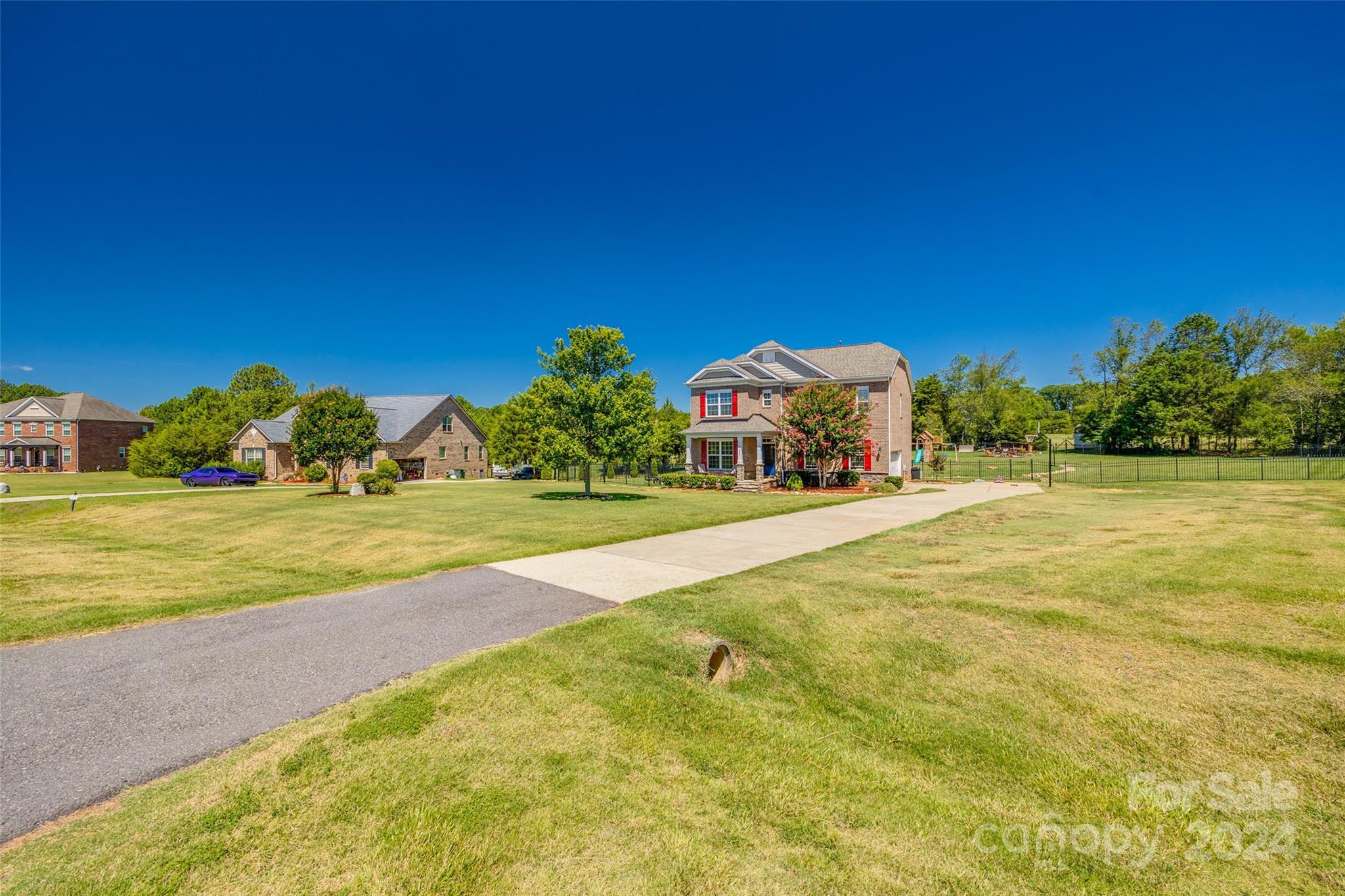 The Gates At Eastview - Residential