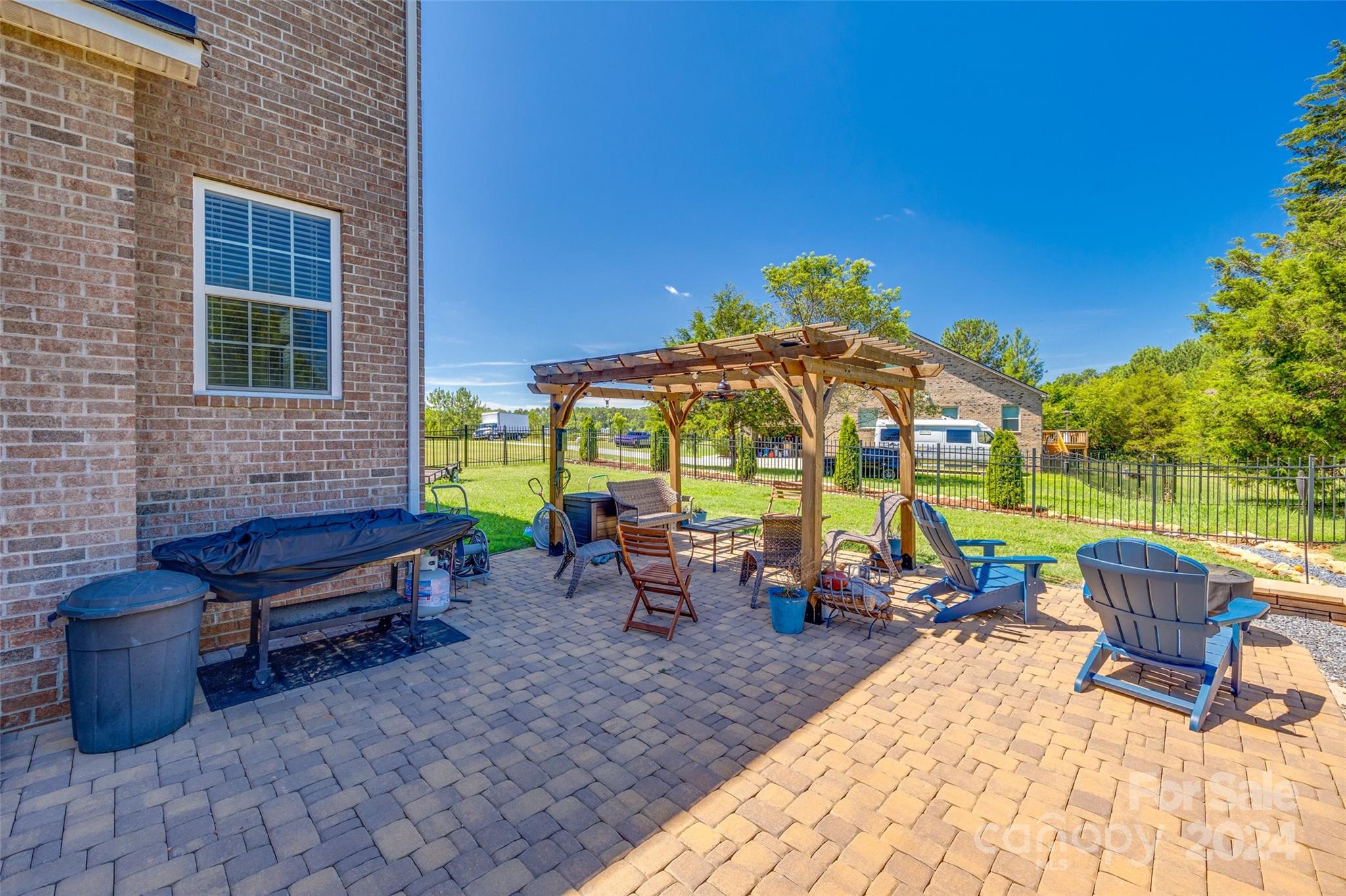 The Gates At Eastview - Residential