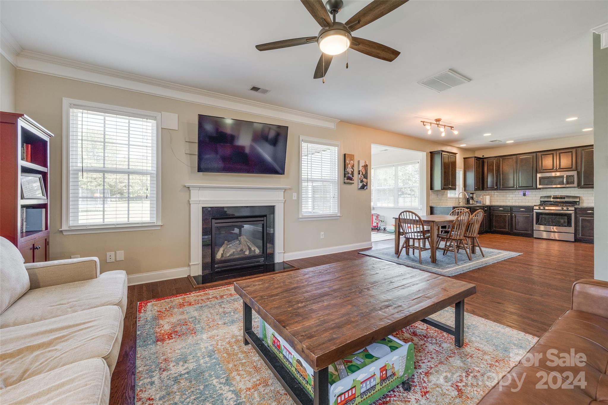 The Gates At Eastview - Residential