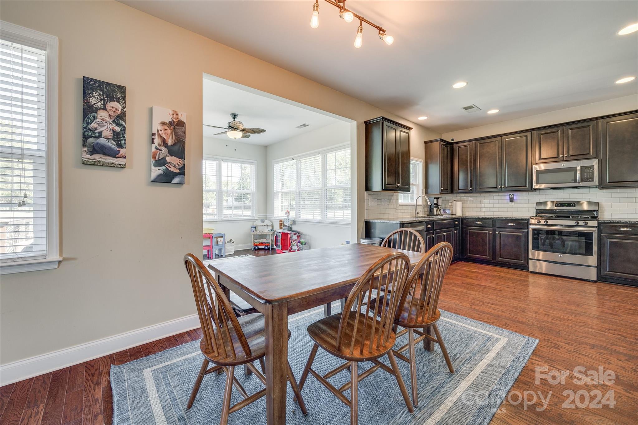 The Gates At Eastview - Residential