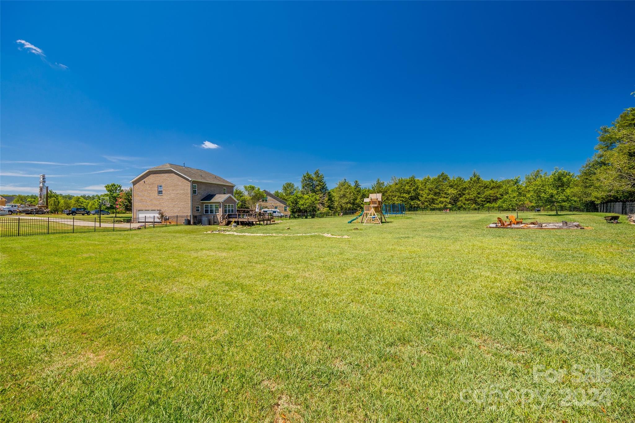 The Gates At Eastview - Residential
