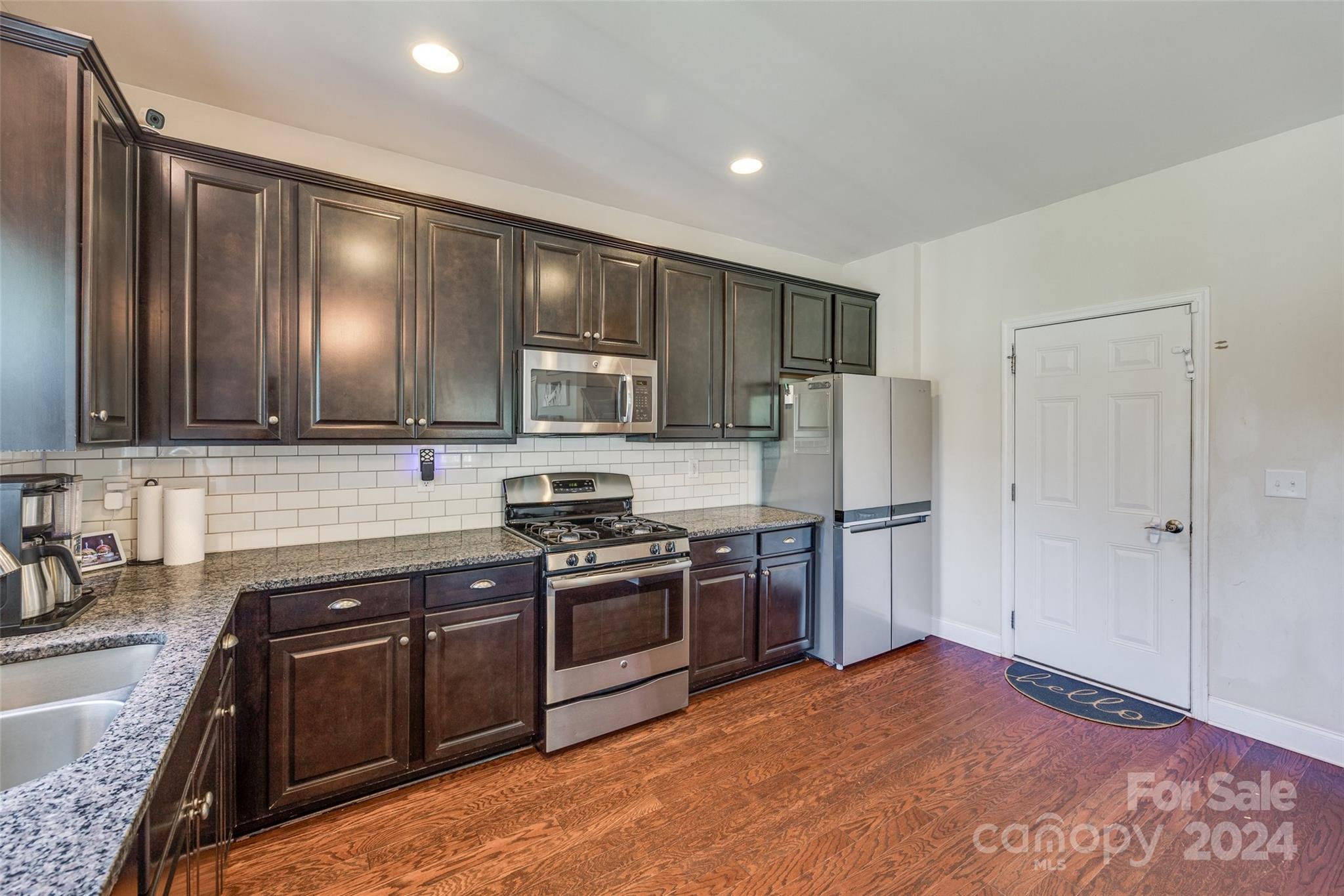 The Gates At Eastview - Residential