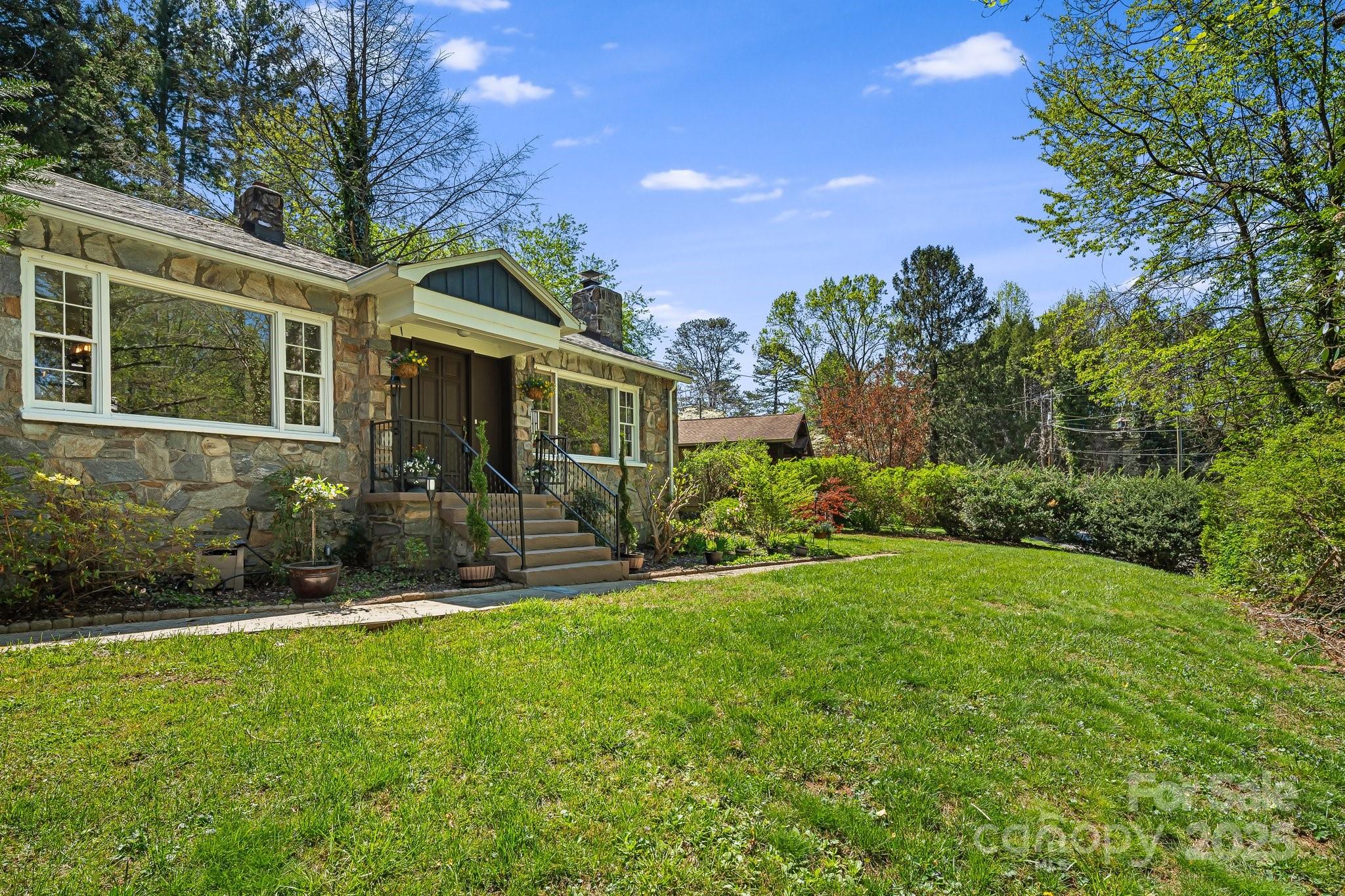37 Plymouth Circle