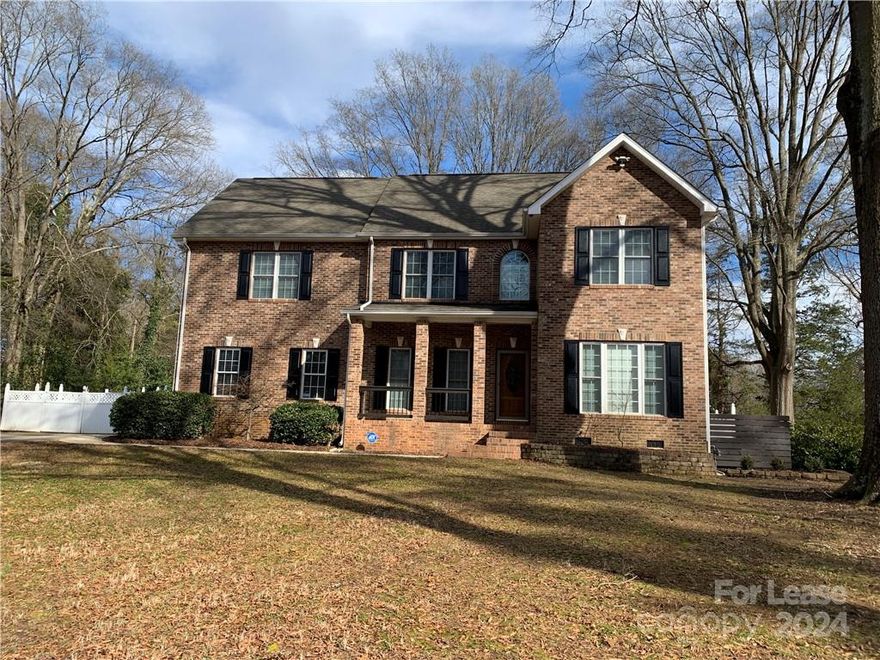 Desirable location all the new hot spots in downtown Matthews! Some places to watch for, An Italian Market in Beantown, Brewery complex behind Seaboard, Kid Fly Coffee and Harriets Burgers! This lovely home is also nearby to four mile creek greenway, restaurants ,Parks and Grocery. Set in a cul-de-sac with a city green area next door gives plenty of room for outdoor activities. As you enter through the front door, you will quickly notice the hardwood floors running throughout the downstairs. There is a private office to your right as you enter and a dining room to your left. Walk through the hallway which opens up to a living room with a fireplace. Adjacent to the living room, is a finished and air conditioned back area sunroom. Also, adjacent to the living room is a beautiful wood deck. Upstairs there are TWO Primary's as well as two other bedrooms and a full bath. Outside the house is a fully fenced-in backyard and a large size two story outbuilding, perfect for a studio/workshop.