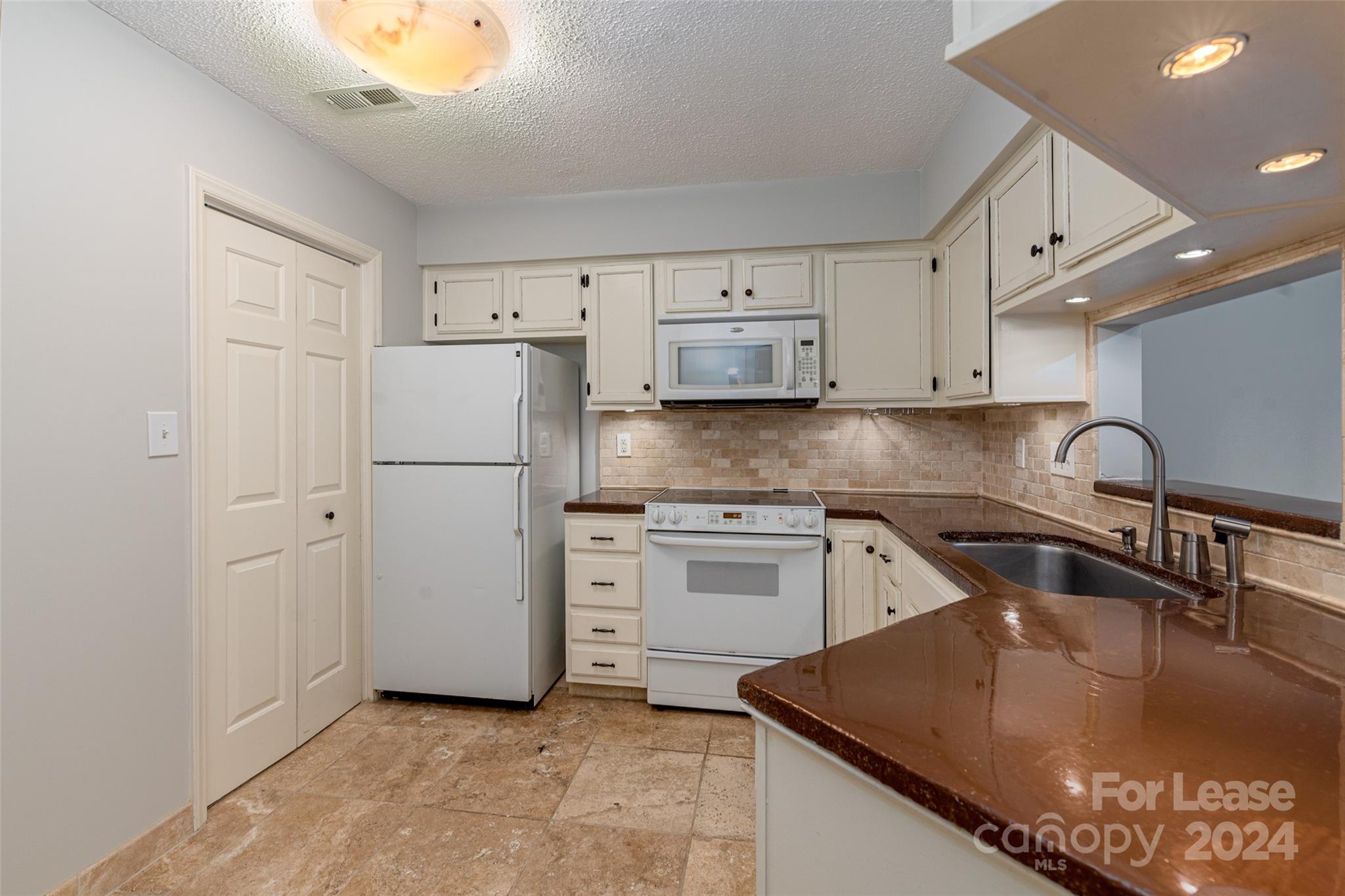 Bennington Woods - Residential Lease