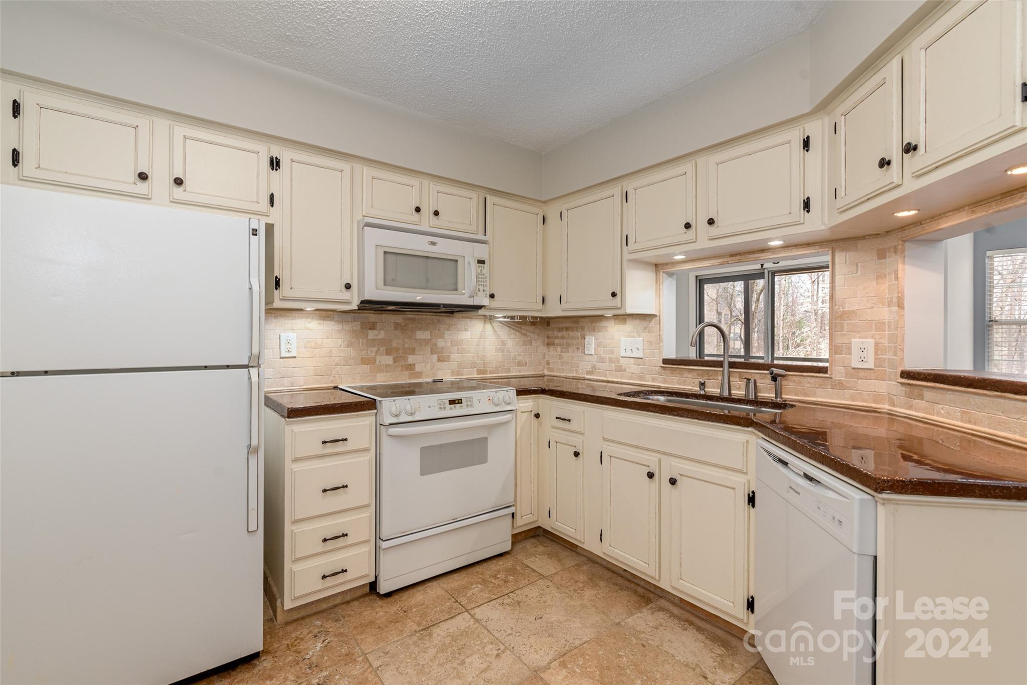 Bennington Woods - Residential Lease