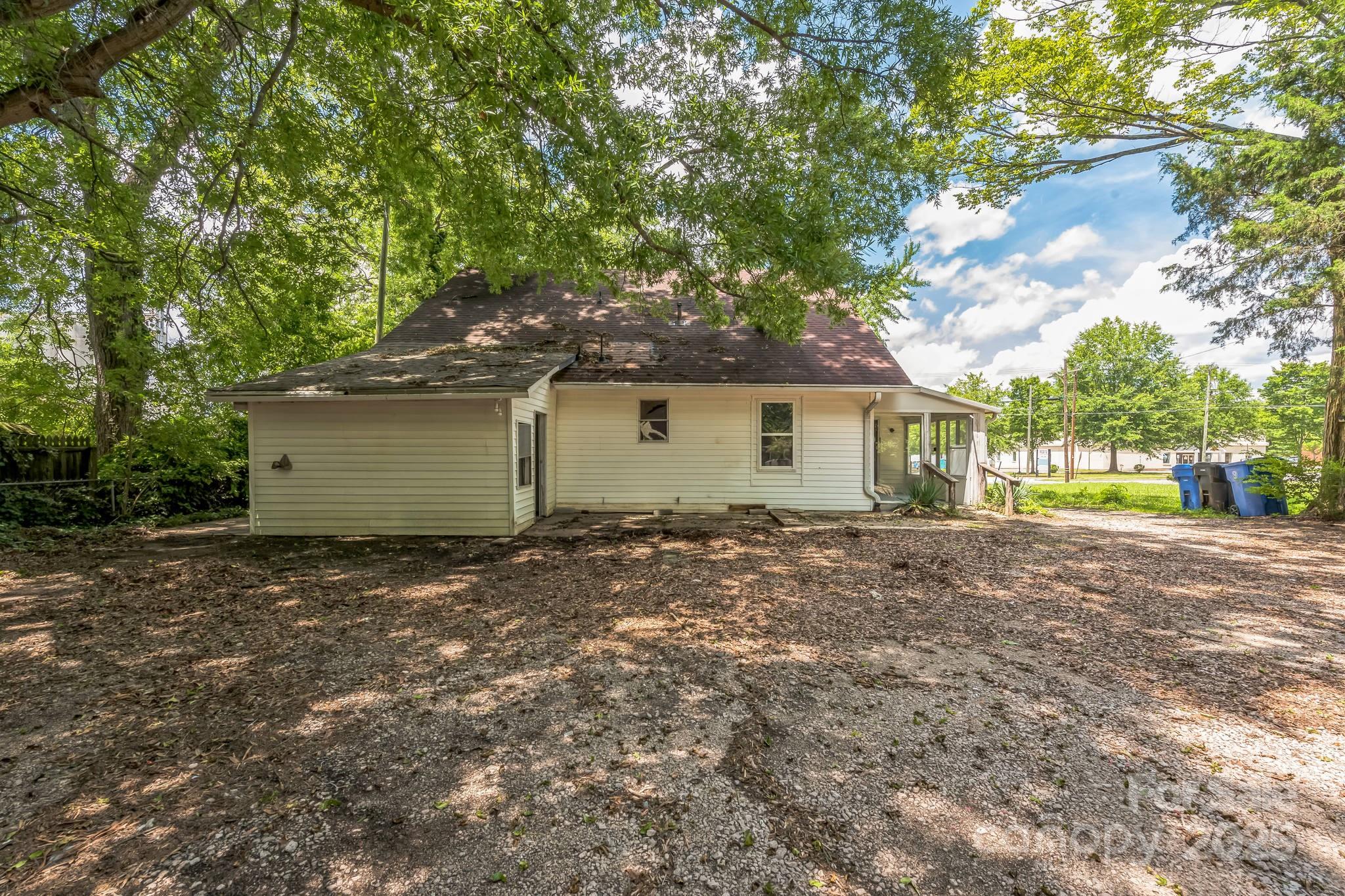 537 N Main Street