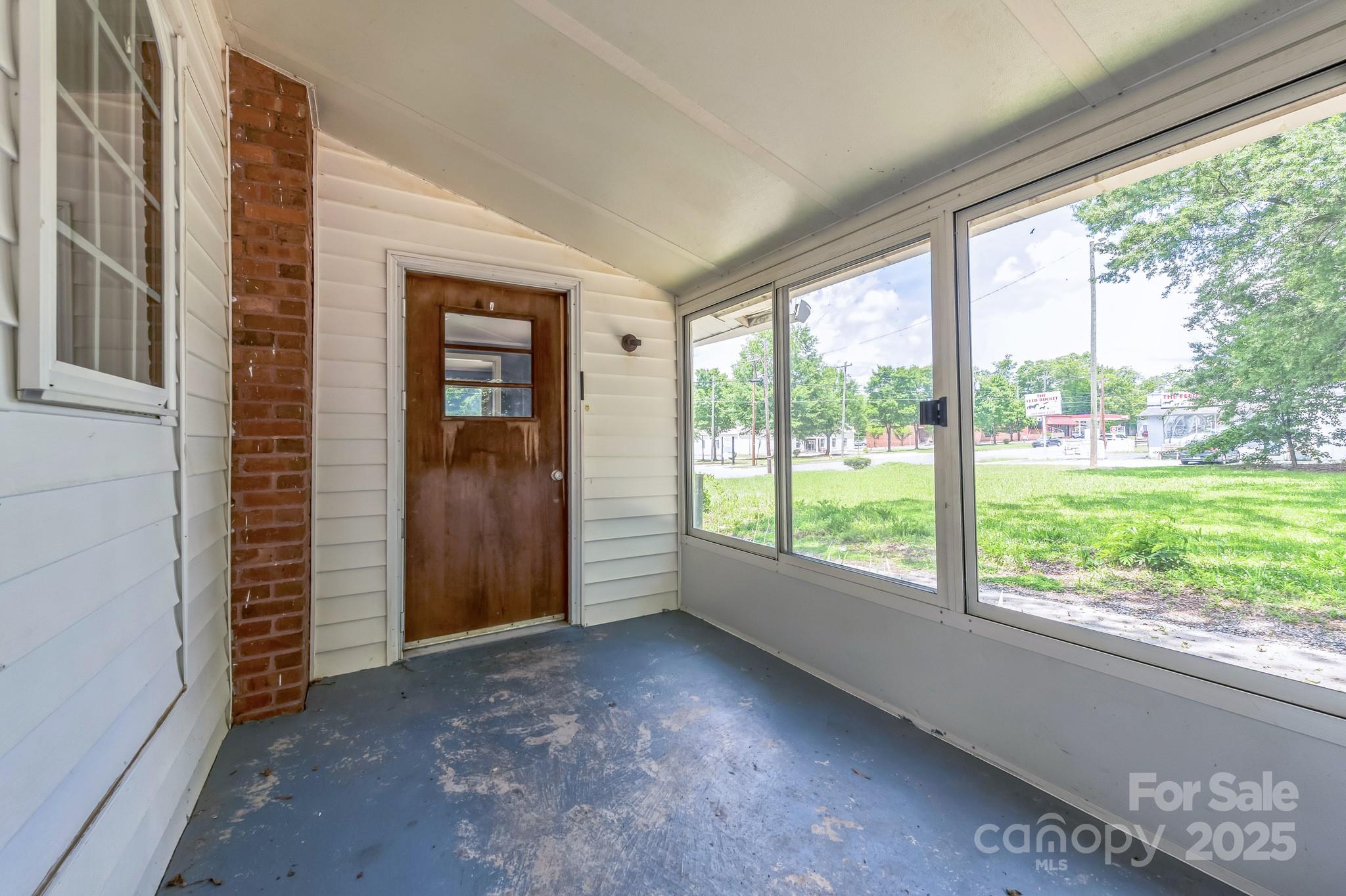 537 N Main Street