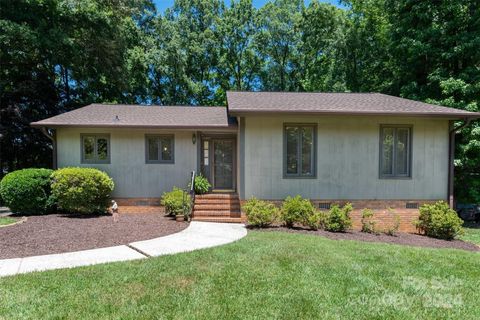 Single Family Residence in Matthews NC 412 Wilcrest Drive.jpg