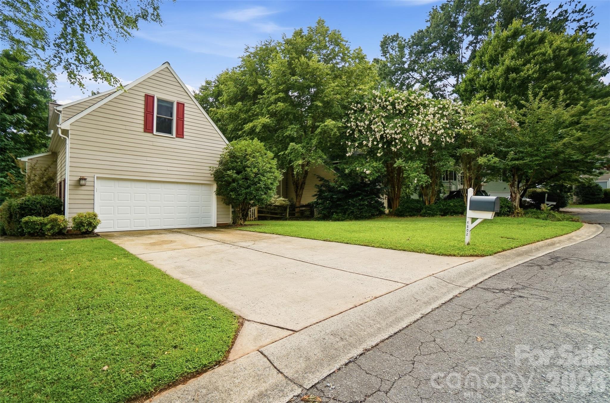 4802 Bridle Ridge Lane