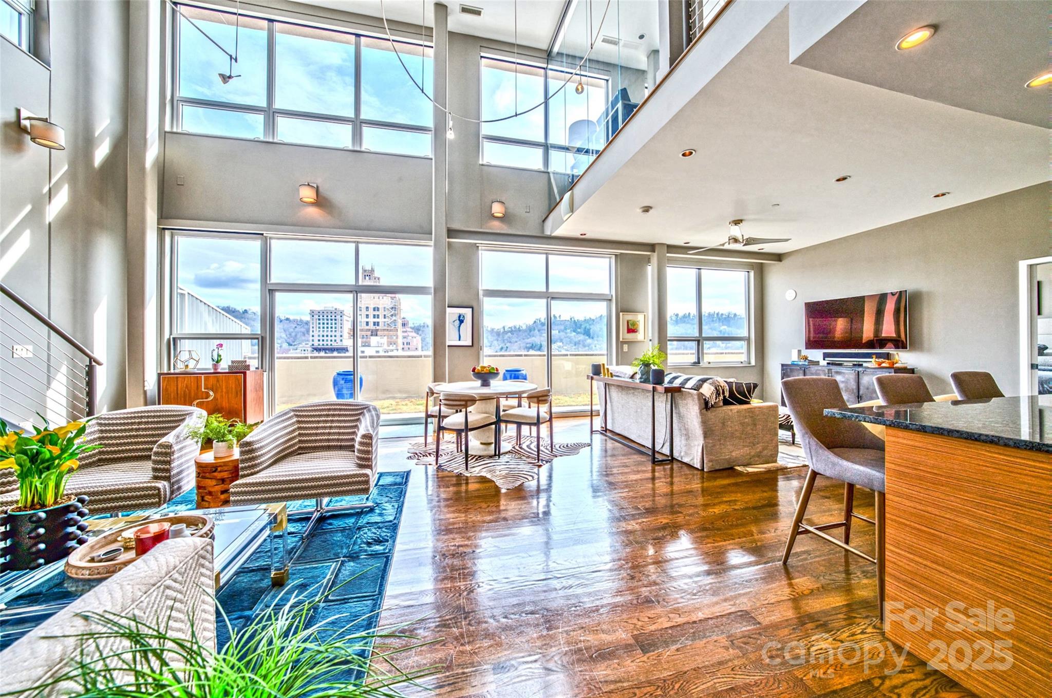 12 S Lexington Avenue 600