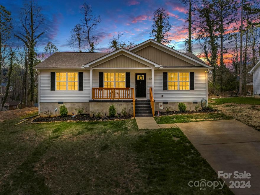 MOTIVATED SELLER! Recently built in 2022, this 3 bed 2 bath home makes the perfect starter home.  With vaulted ceilings, shaker style cabinets, granite countertops, LVP throughout, and carpet in bedrooms this home only needs you! Close to downtown and all its amazing features - restaurants, shopping, concerts, thermal belt trail, farmers markets and more this home is the perfect place to set down some roots in this fast-growing amazing community.