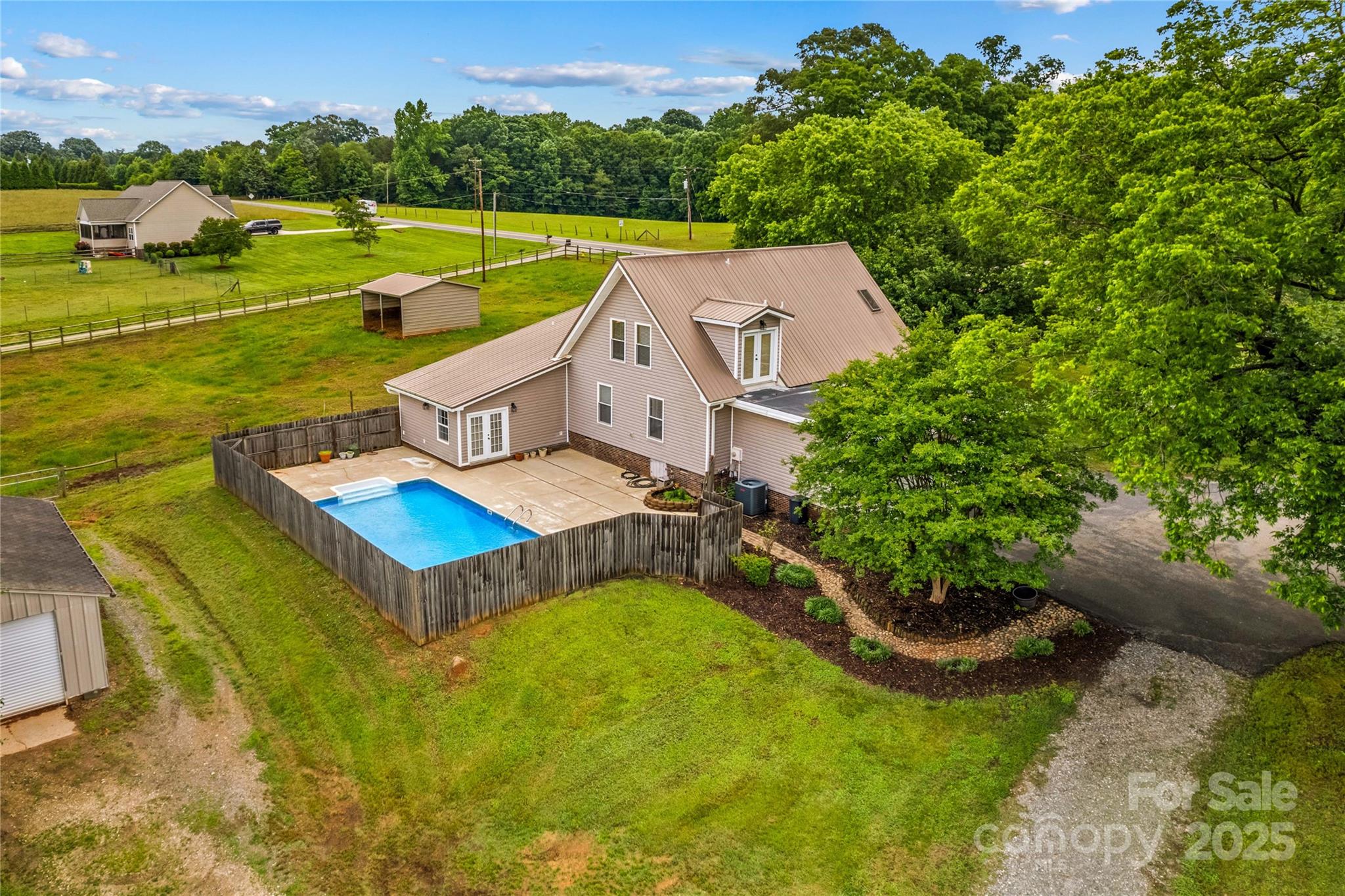 296 Hicks Creek Road
