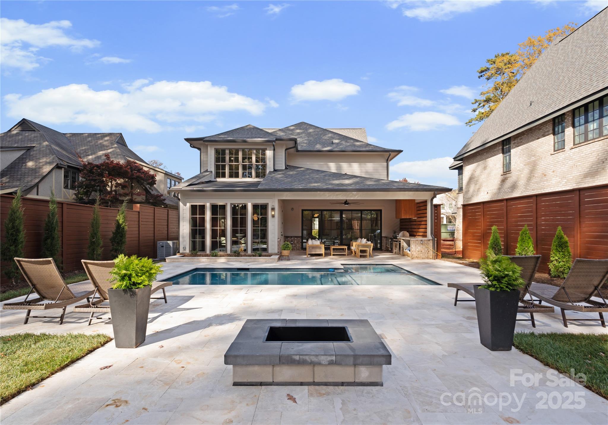 150 N Canterbury Road