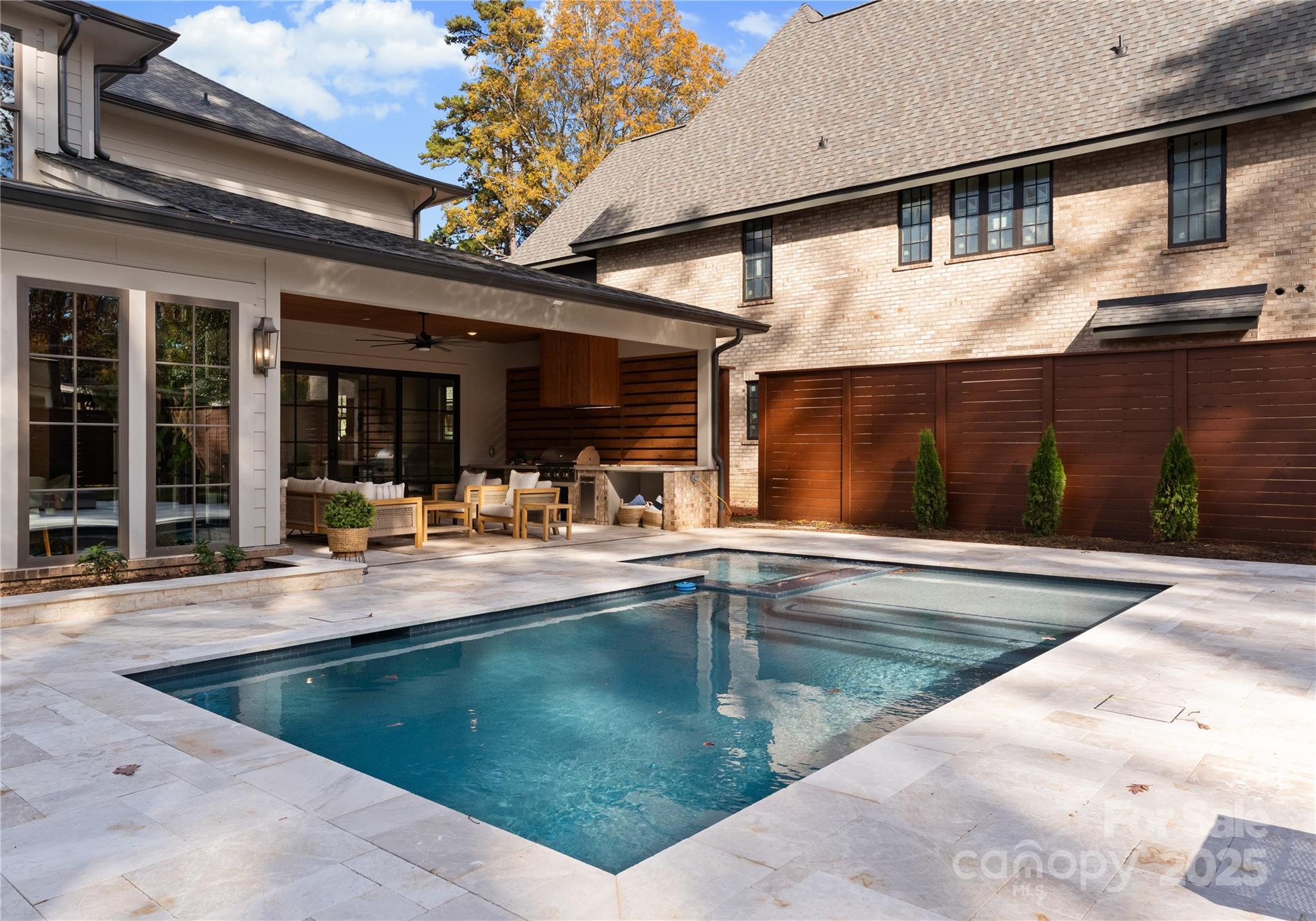 150 N Canterbury Road