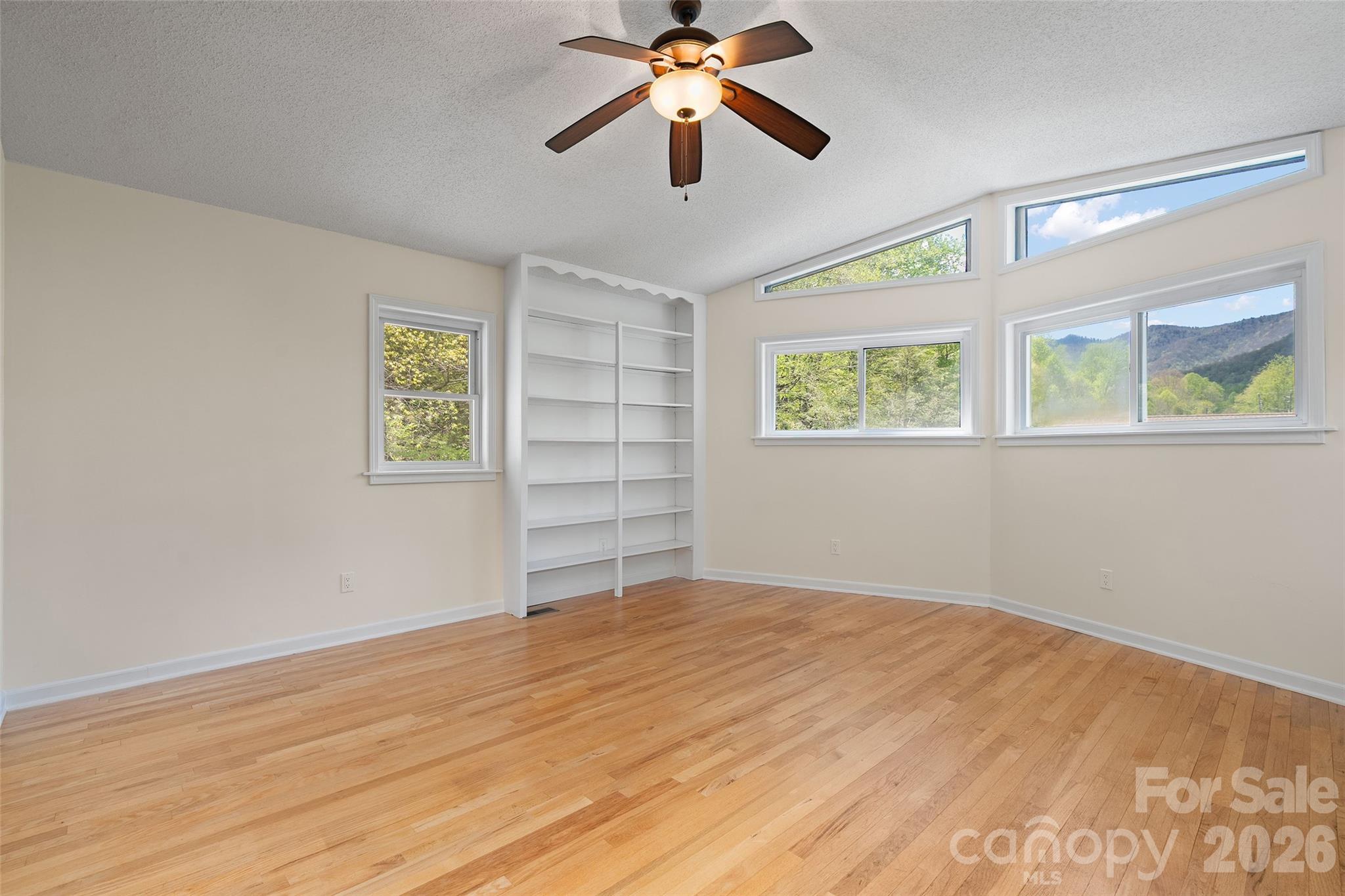 Meadow Creek Settlement - Residential